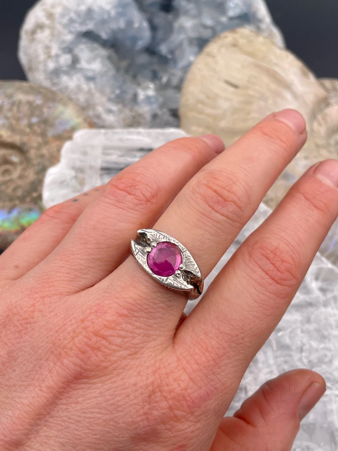 Rose-cut Ruby Fissure Signet