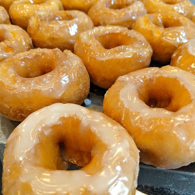 TASTE TEST ALERT! Testing out our newest flavor the Lemon Drop. An old fashioned lemon cake dipped in warm glaze. They are amazing and free with any purchase, today only. You don't want to miss these.