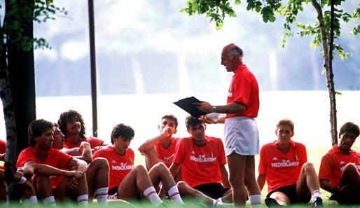 Sacchi deploying his tactics.