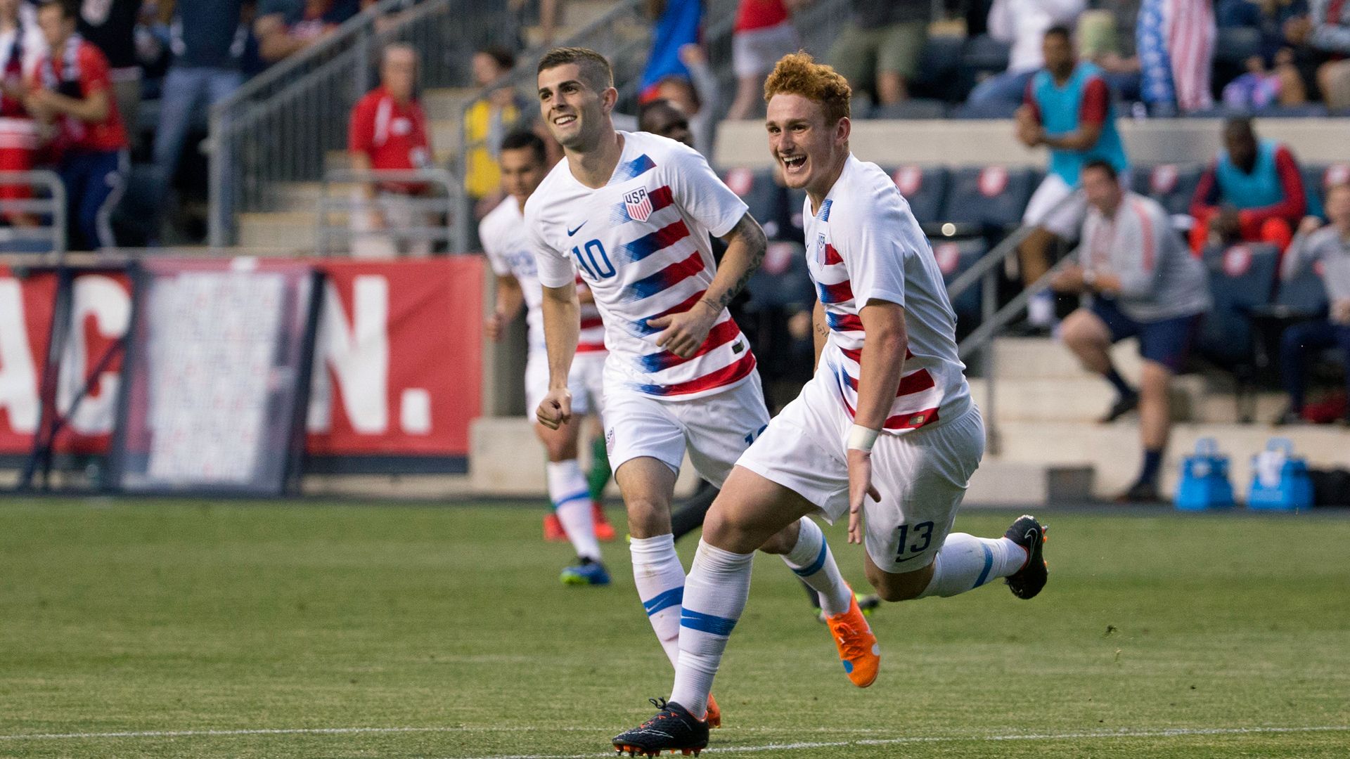 Josh Sargent scoring his first goal for the USMNT.