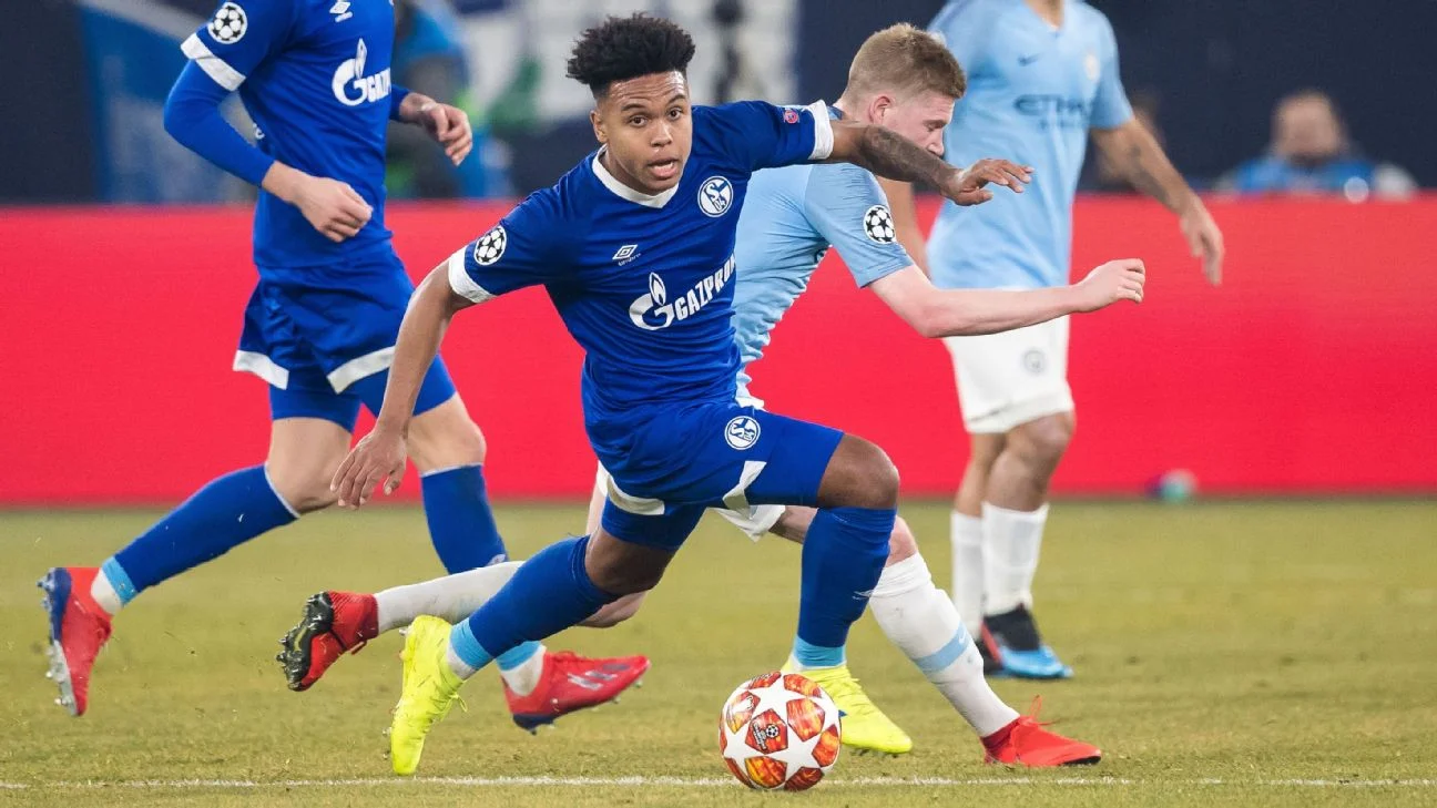 Weston McKennie fights off Kevin De Bruyne in the Champions League Round of 16. Not bad for a 20 year old American.