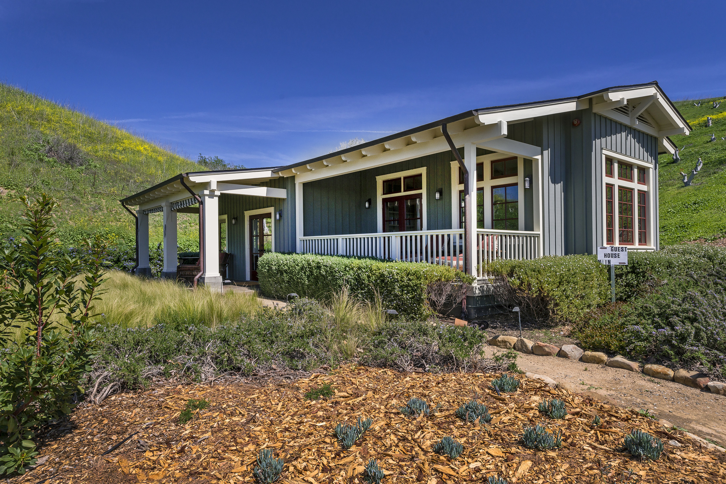 Front+Walk+to+GH.jpg