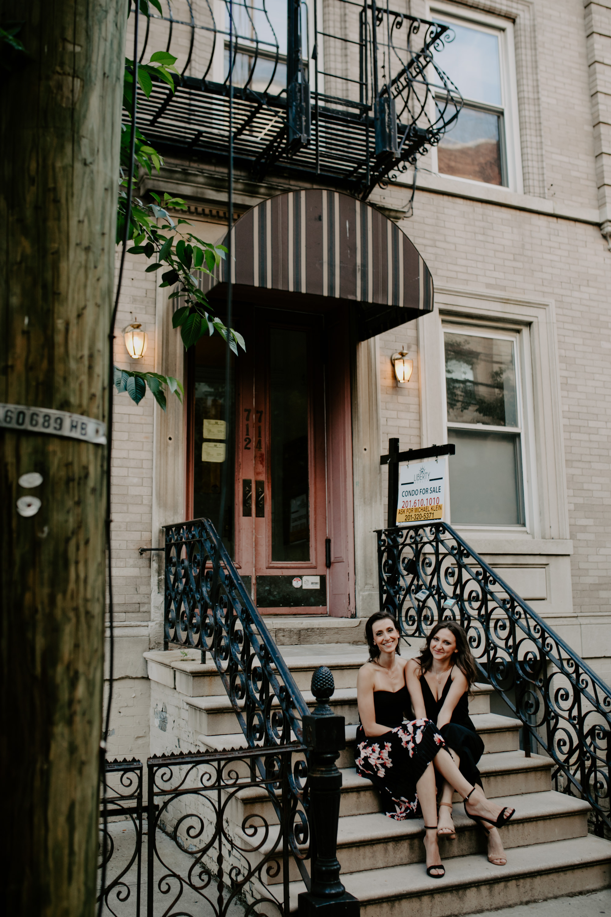 AlyssaChelsey_Hoboken_Engagement_TowardsTheMoon-43.jpg