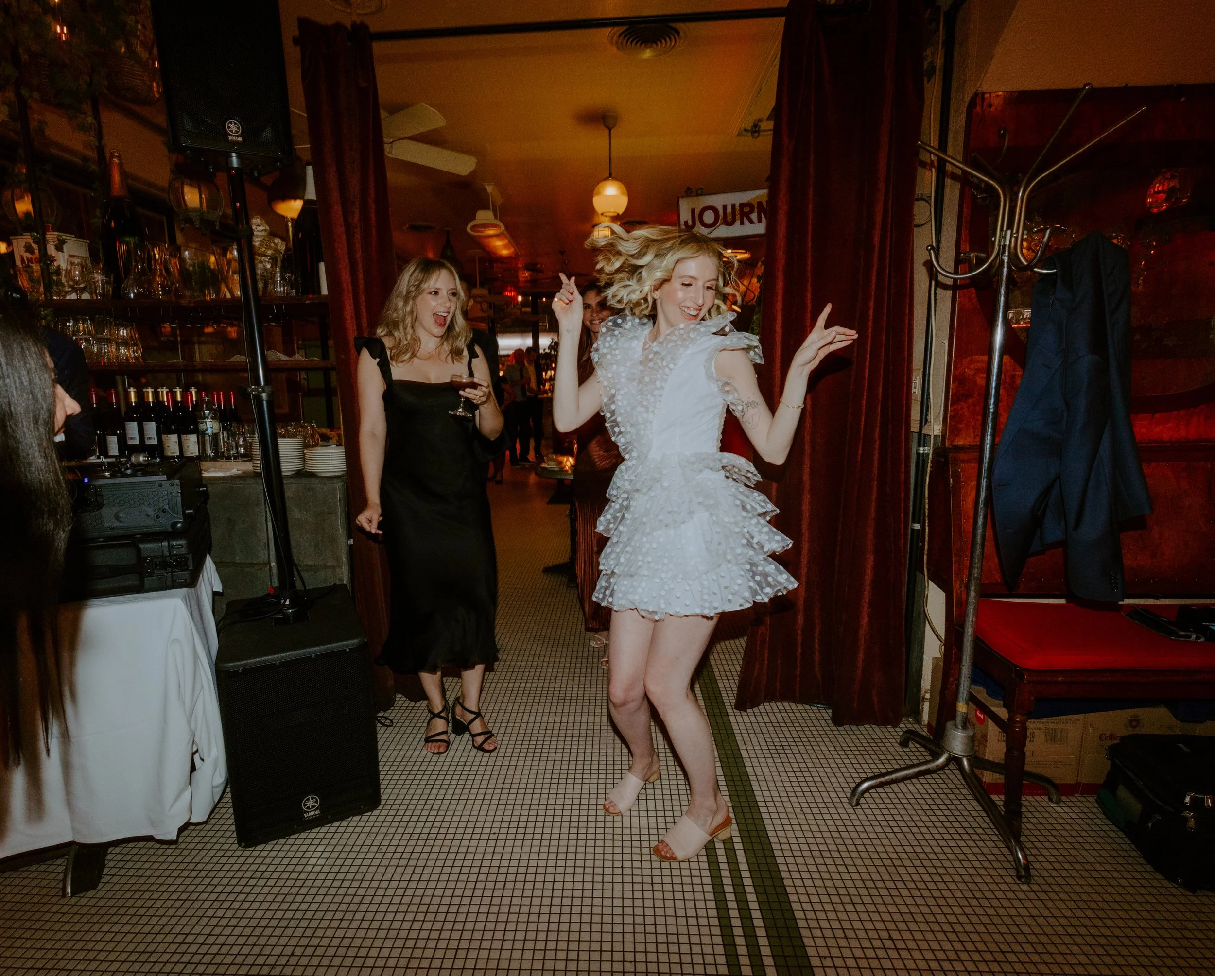 TowardsTheMoon_EltonAfton_Juliette_Brooklyn_Wedding-533.jpg