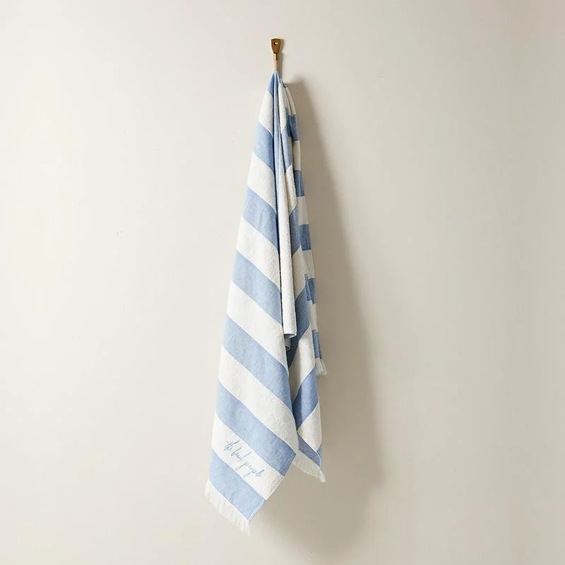 PoolTowel_Web_1024_9-min_800x.jpg