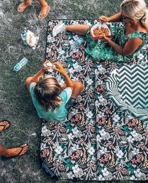 Hibiscus_Picnic_Mat_overhead_1024x1024.jpg