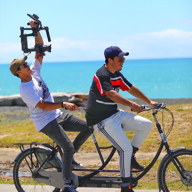 Filming a clip to promote a music video. @tomfrancissound @maxmedianz #ittakestwo #tandem #filming #hawkesbaytrails #creative #thinkingonthespot #lovecycling #fishbiker #bikerental