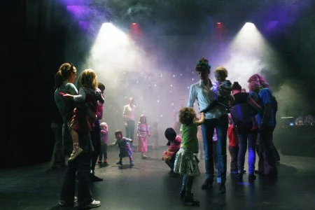 Disco Dadz Project (2015 - present) Disco Dadz is a monthly disco and dance session in Rose Hill and Barton, Oxford. with a professional dance tutor and DJ. Supported by Awards For All and other local funders, it is specifically aimed at male identifying care givers/ lone parent fathers and their children under 11. We welcome all family models. For more information please visit Dancin Oxford or email discodadzproject@gmail.com.