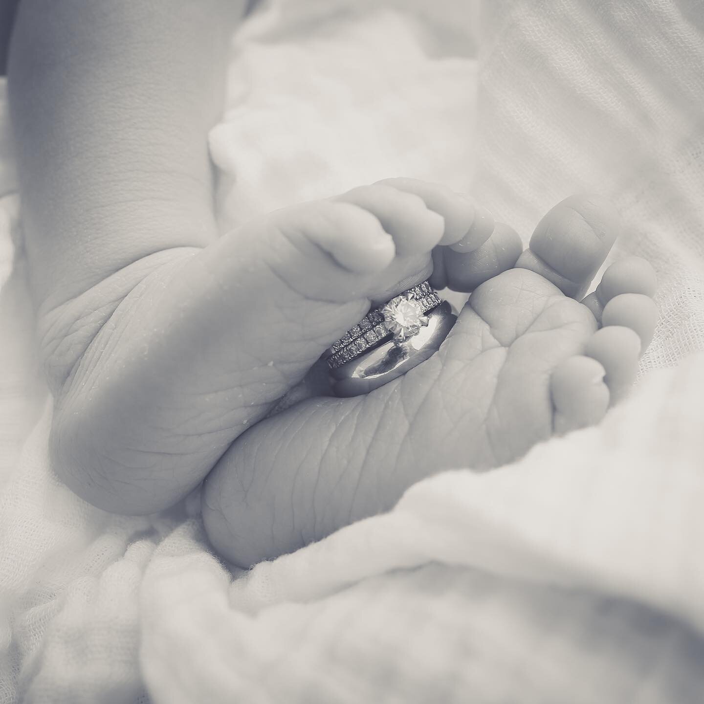 All the small things ❤️
.
.
We are loving detail shots at the moment! 
If you are thinking of messaging us to book a photography shoot in the studio we are currently taking bookings for June ☺️
.
.
#newbornbaby #newbornphotoshoot #newbornfeet #engage