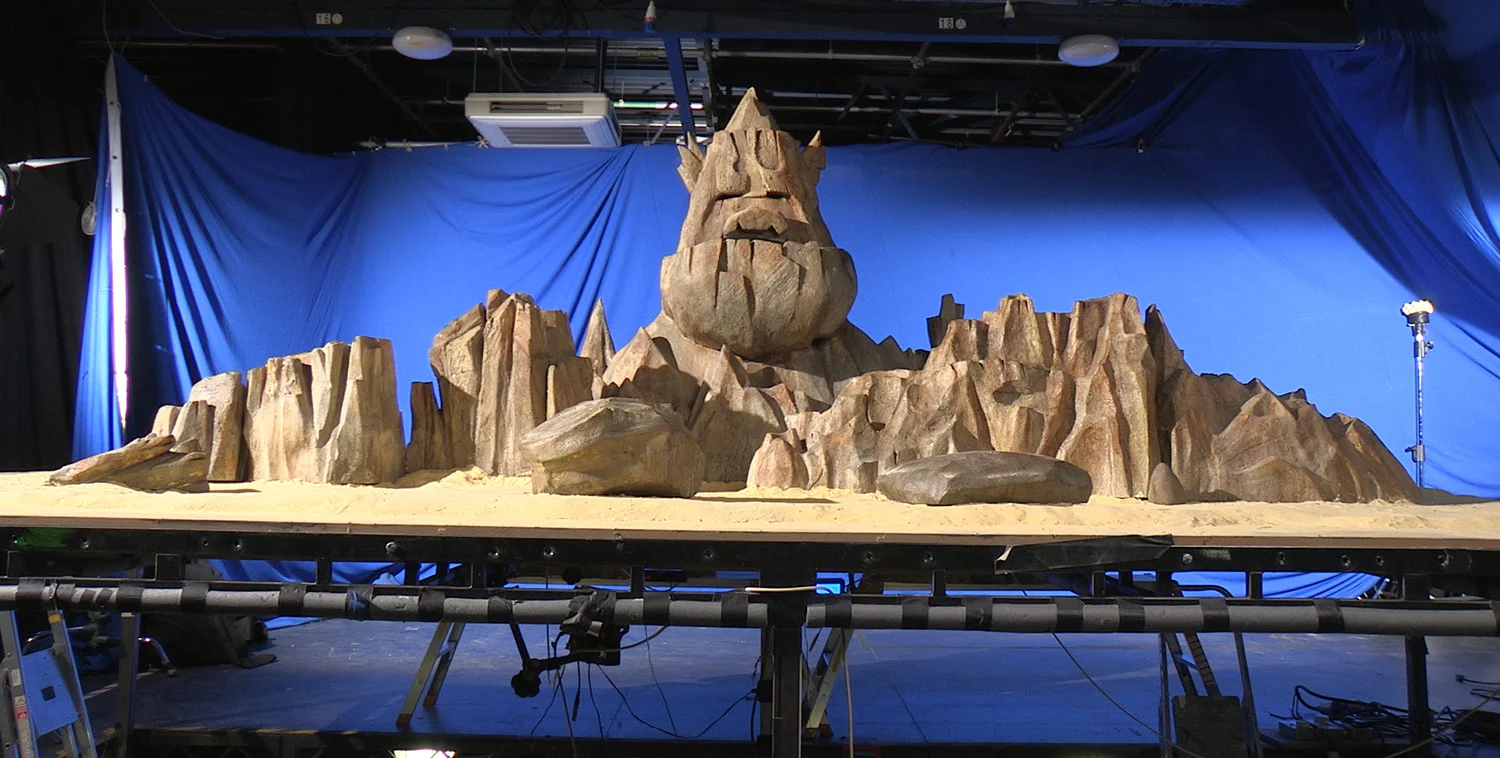 strange-hill-kong-Island.jpg