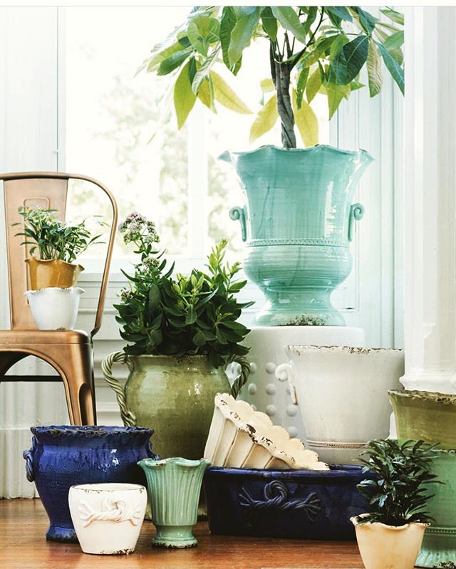 Gardenurns.jpg