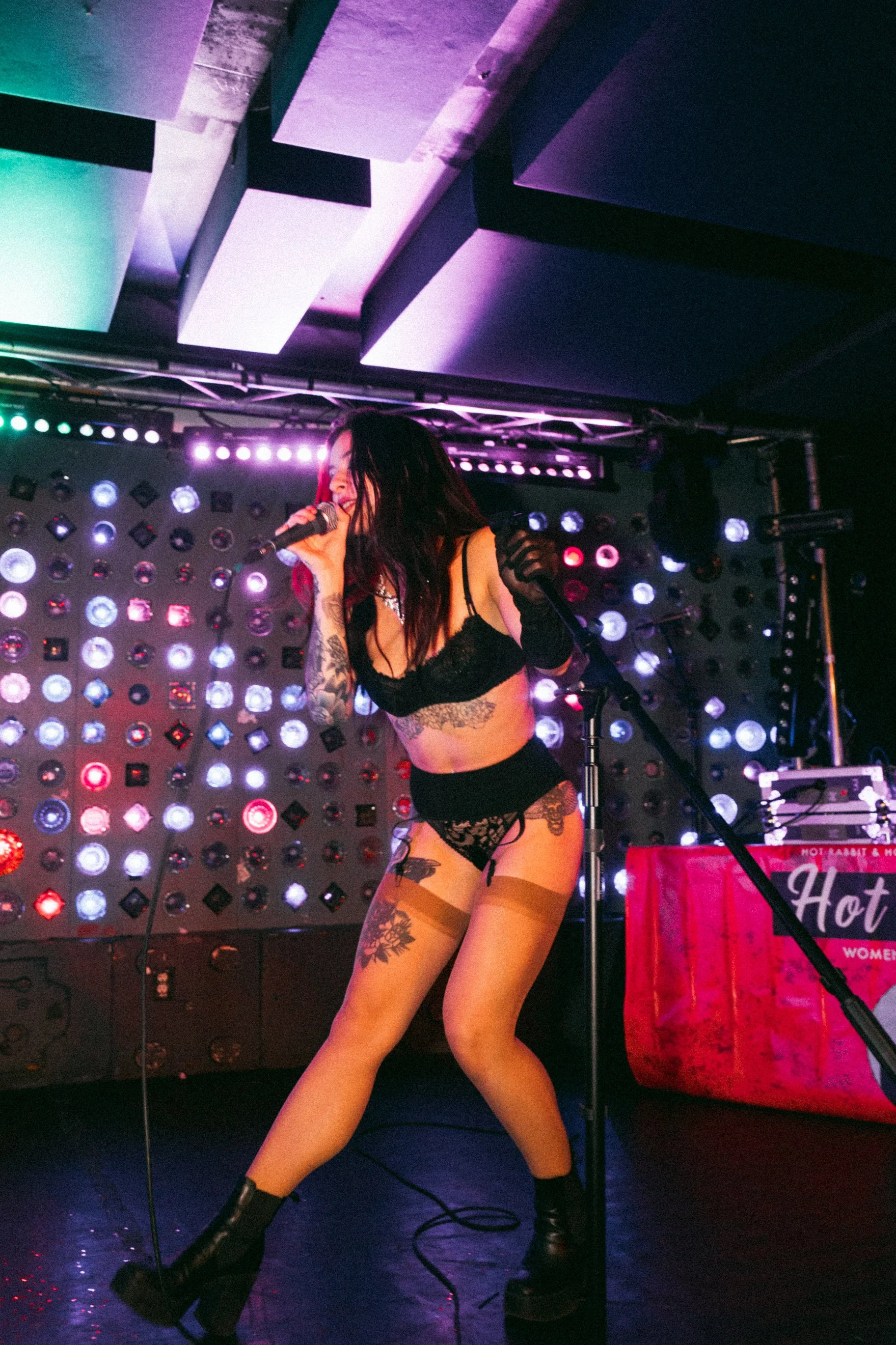 11.13 Hot Honey feat. LEXXE-24.JPG