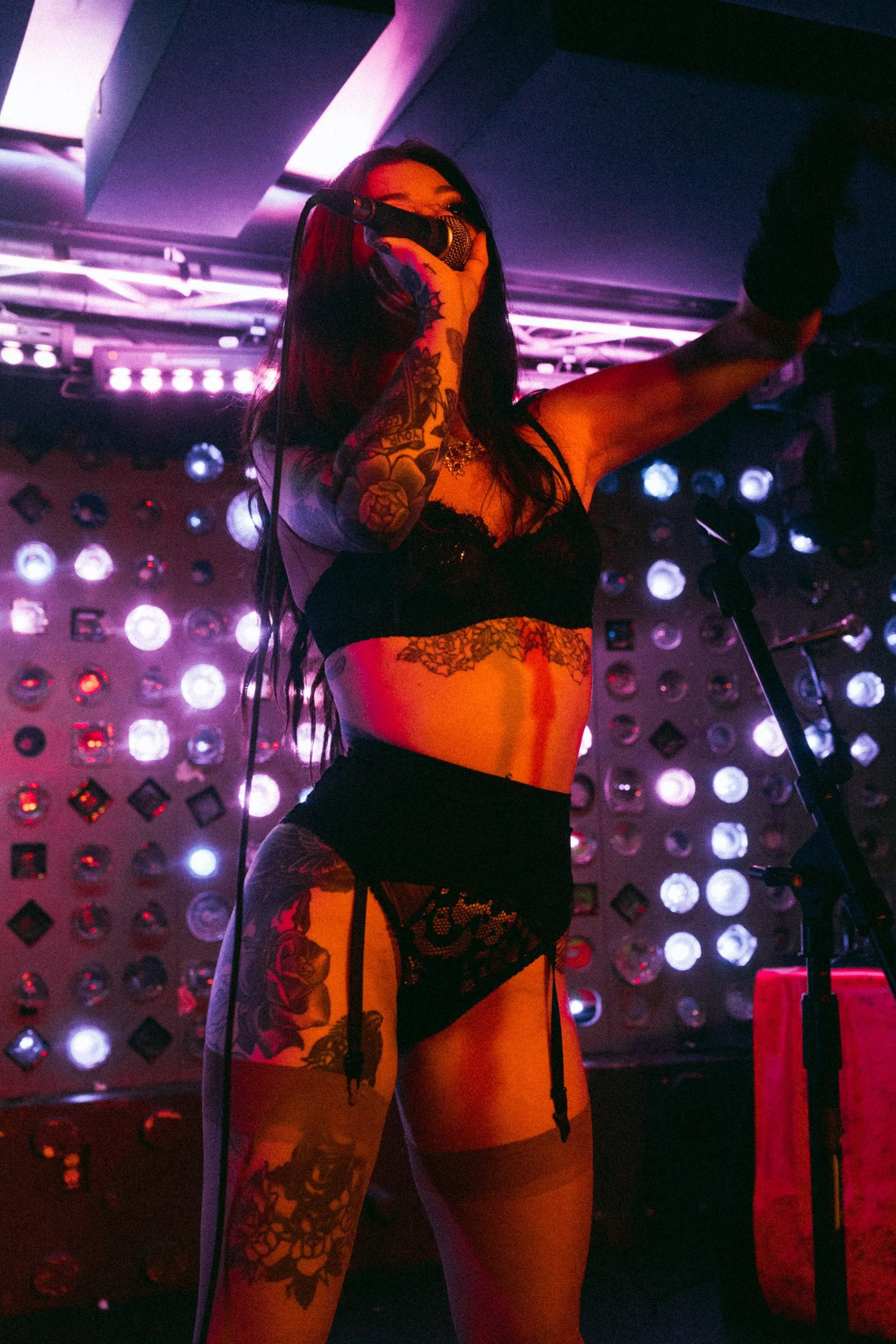 11.13 Hot Honey feat. LEXXE-30.JPG