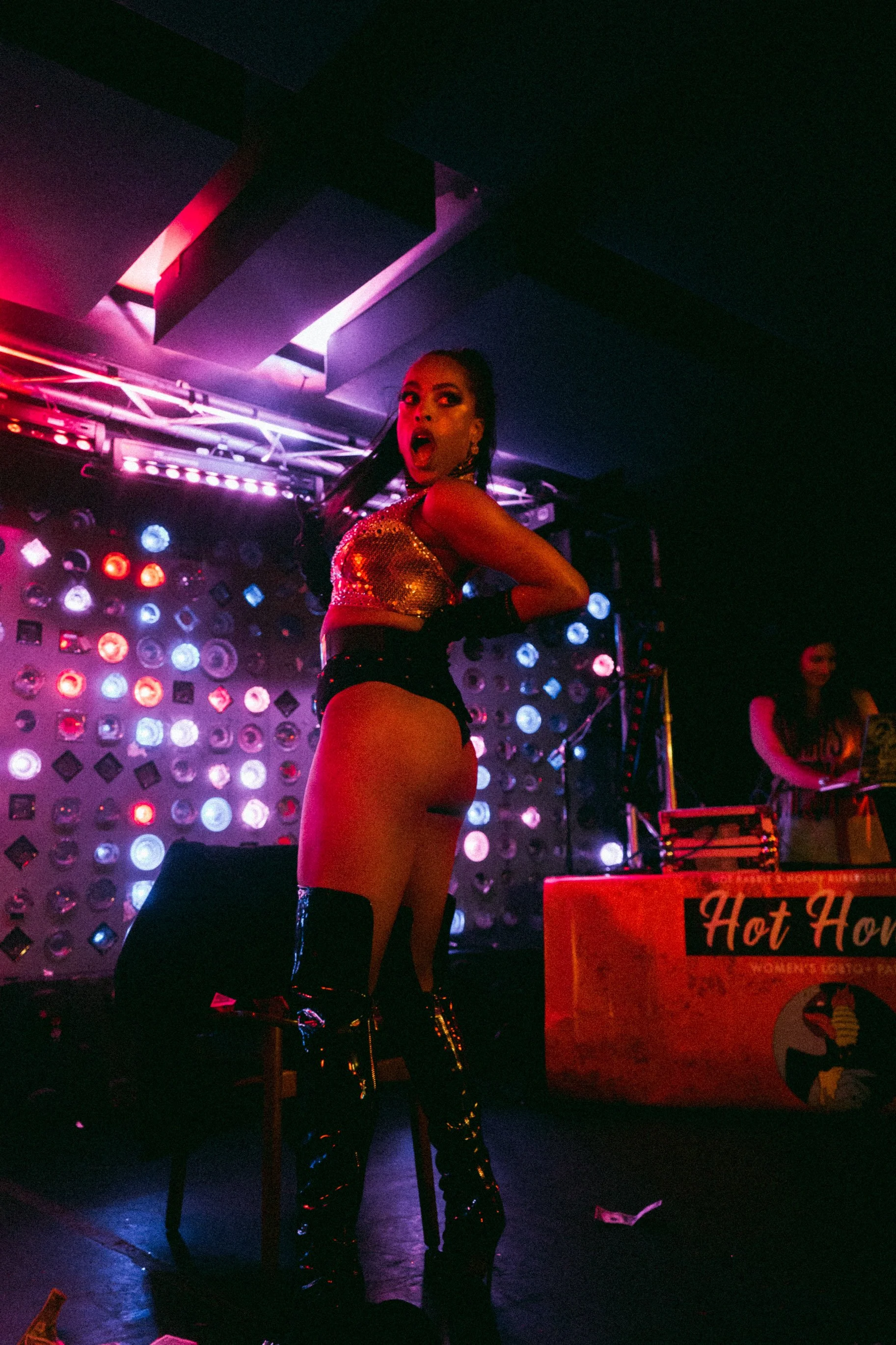 11.13 Hot Honey feat. LEXXE-71.JPG