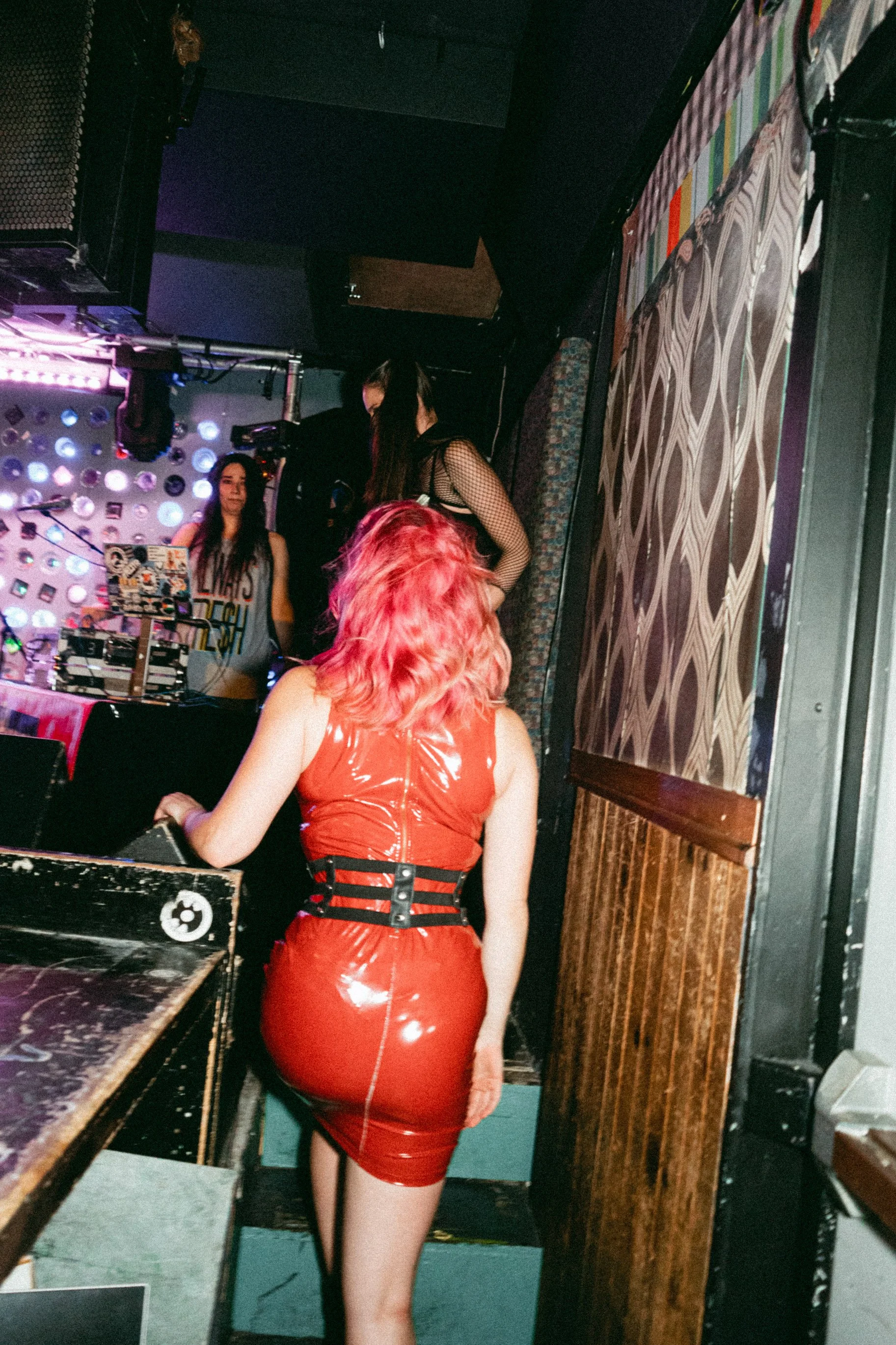 11.13 Hot Honey feat. LEXXE-100.JPG