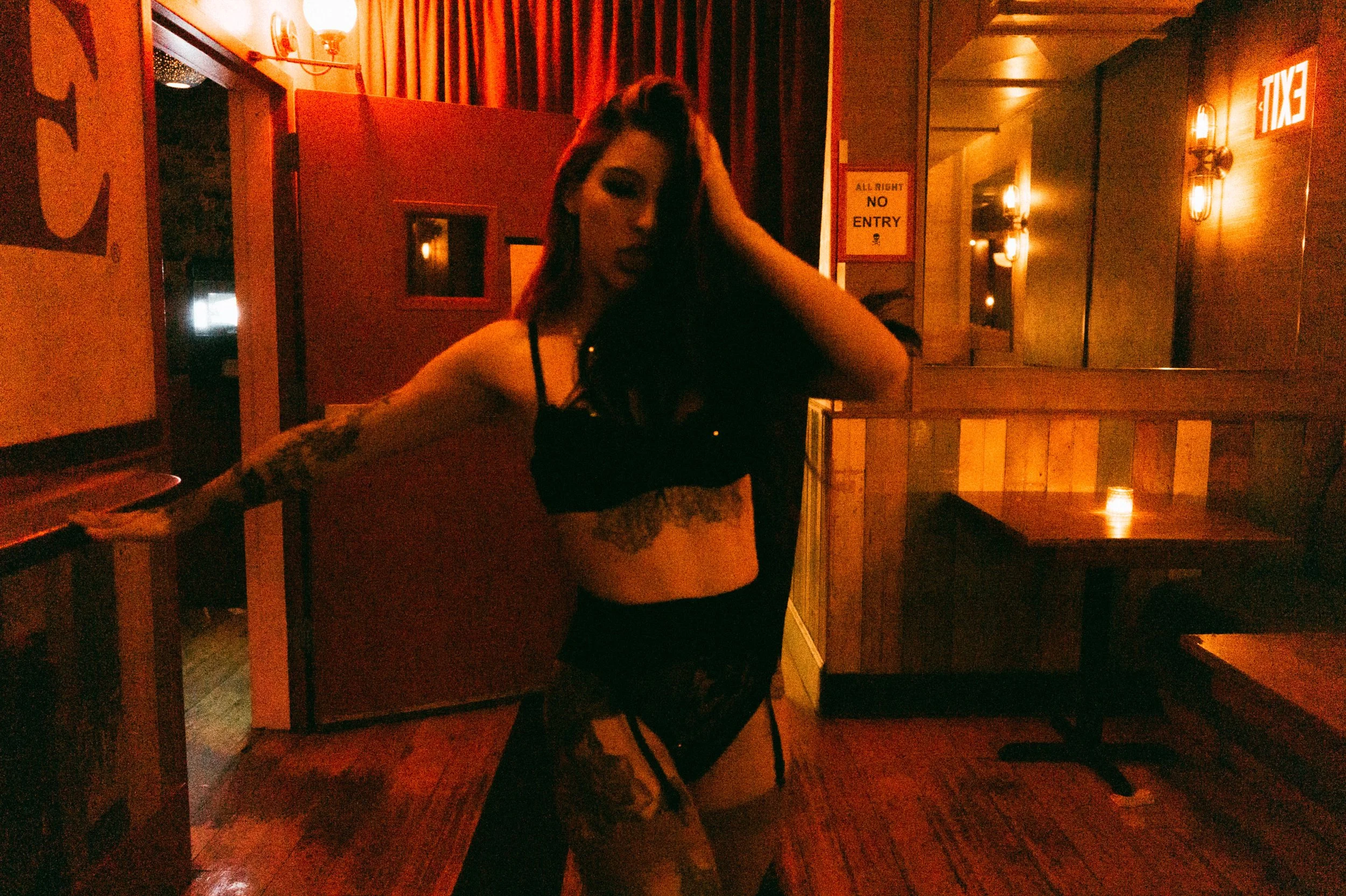 11.13 Hot Honey feat. LEXXE-192.JPG