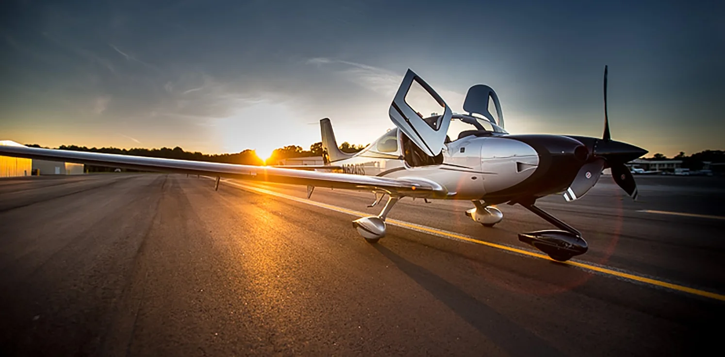 Cirrus-SR22T-GTS-Xi-aircraft-for-learning-to-fly.jpg