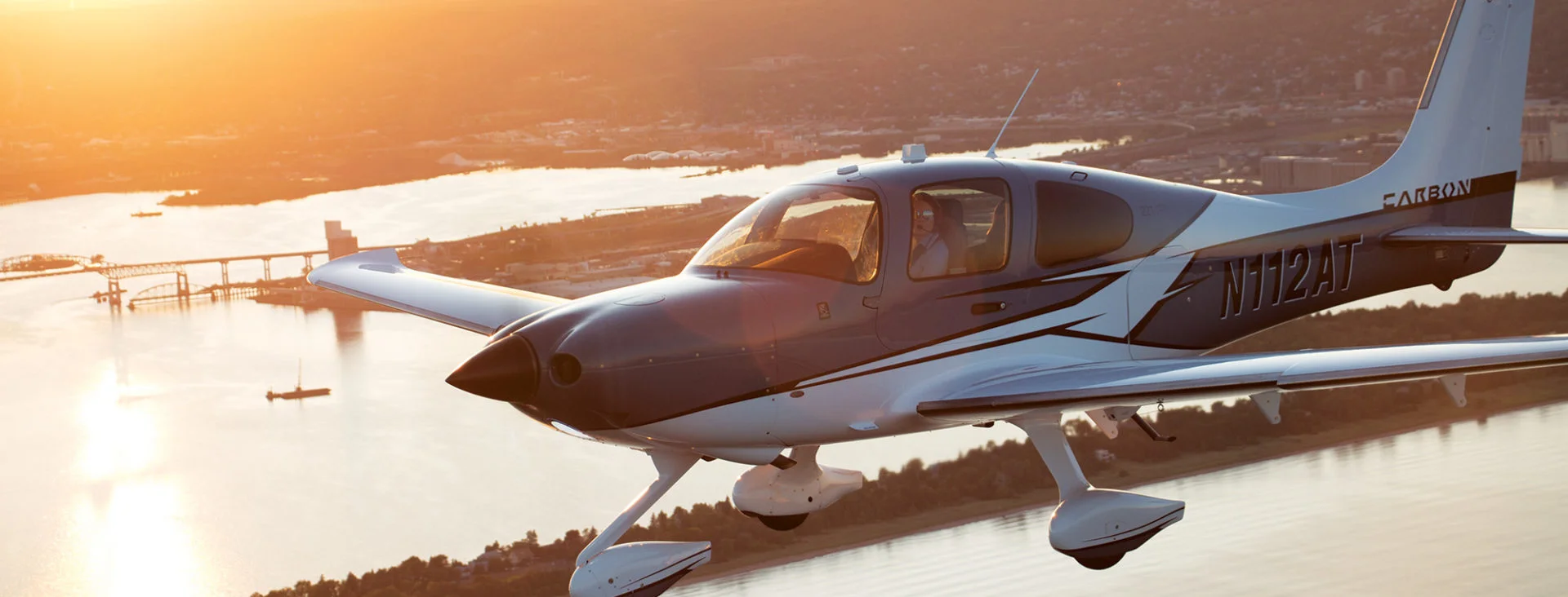 2018-SR22T-3-2000x906-1920x732.jpg
