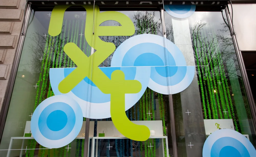  The pieces again formed part of their ‘NEXT’ exhibition which displayed futuristic cars. This is Peugeots famous concept showroom located on a prime tourist position in Paris. The project used nearly 5km of Velcro and Fitzpatrick collaborated with d