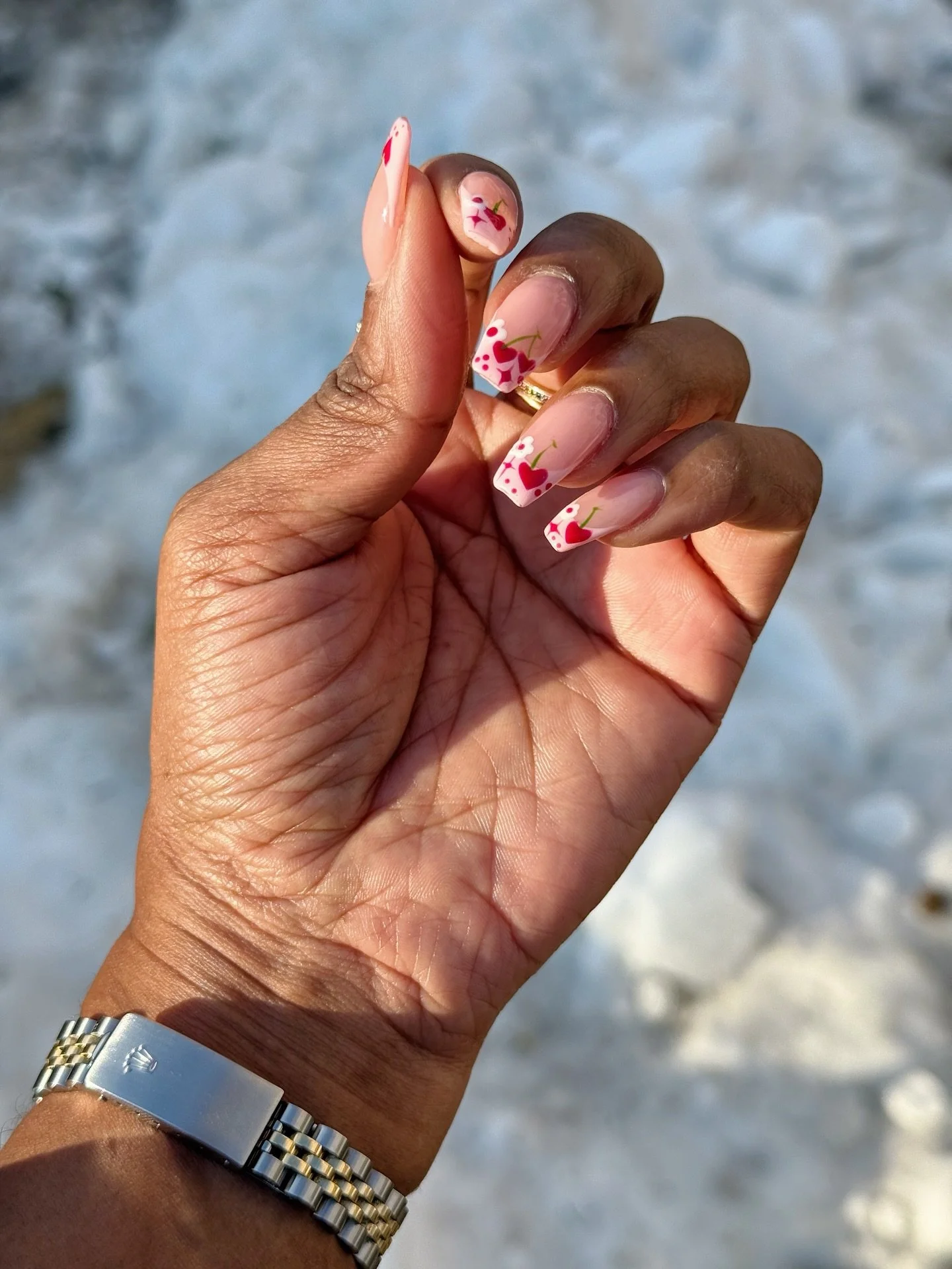 #manicam | 💘 romanticizing Valentine&rsquo;s in the prettiest way 🍒 Sweet, flirty, and just dramatic enough 🌸 ⠀
⠀⠀
𝗔𝗿𝗲 𝘆𝗼𝘂 𝗰𝗲𝗹𝗲𝗯𝗿𝗮𝘁𝗶𝗻𝗴 𝗩𝗮𝗹𝗲𝗻𝘁𝗶𝗻𝗲&rsquo;𝘀 𝗼𝗿 𝗚𝗮𝗹𝗲𝗻𝘁𝗶𝗻𝗲&rsquo;𝘀 𝘁𝗵𝗶𝘀 𝘆𝗲𝗮𝗿? 

💅🏾Pink Fren