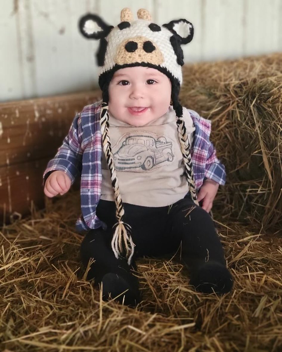 Adorable Hello Baby Hayes is 9 months old and ready for his first spring on his family&rsquo;s farm. 🐄🌽