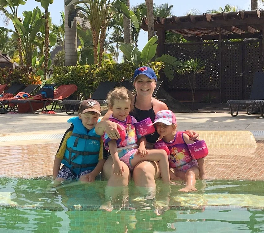 Family in Pool.jpg
