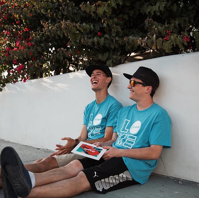 Taking a moment to sit and exchange stories from yesterday&rsquo;s #thecitygrace event. Thank you to all the awesome teams that gave us plenty to smile about!
-
#altruisticadventureracing #findgood #citygrace #thehumbleprojectlongbeach #hotmessxpress