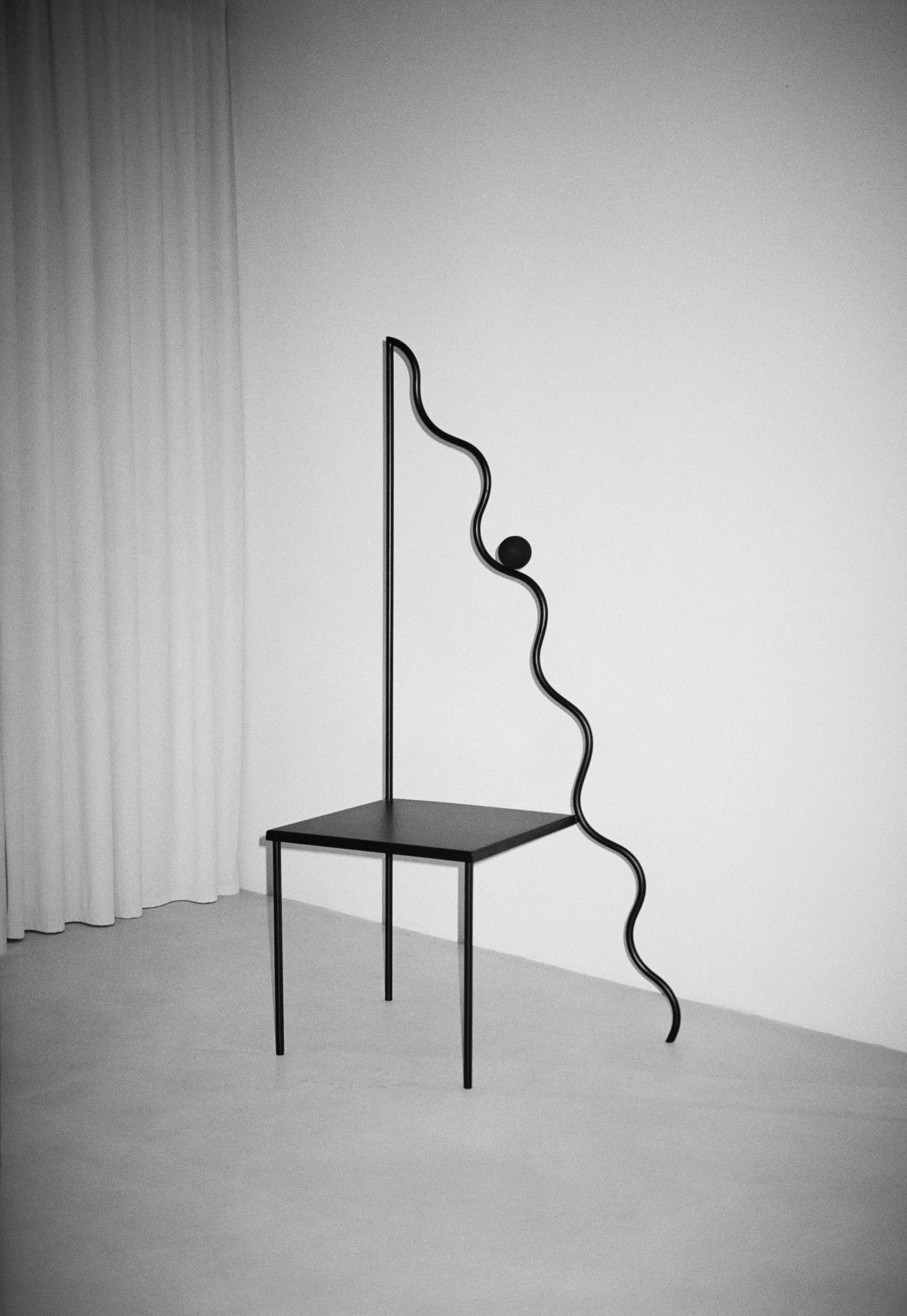 DESCENDING CHAIR