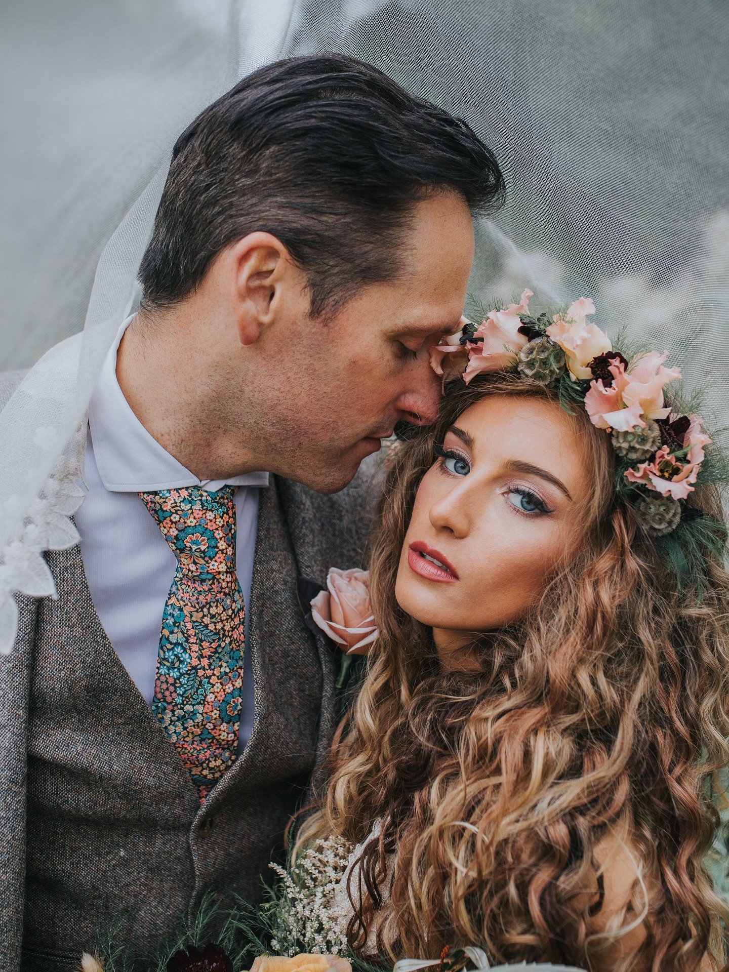 Thank you Taylor swift 😘😘😘
Going back a few years now to this wonderful shoot&hellip;. This has got to be one of my favourites Ophelia in the water styled shoot designing and creating by these epic girls 💥💥💥
Hair was insane with 3 lots of hair 