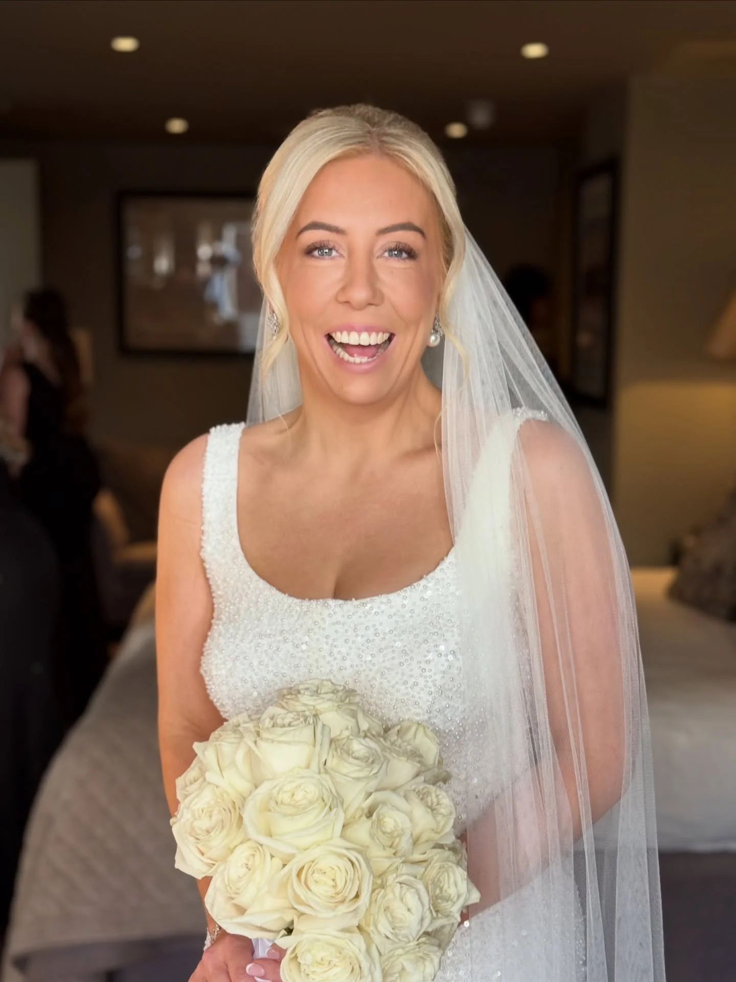 Our beautiful bride, glowing in her classic bridal ponytail 💖 Sleek, soft and effortlessly elegant the perfect style to show off her features (and that incredible smile)😀 

Thank you for having me Katie , you were a dream Katie wrote 💖
Working wit