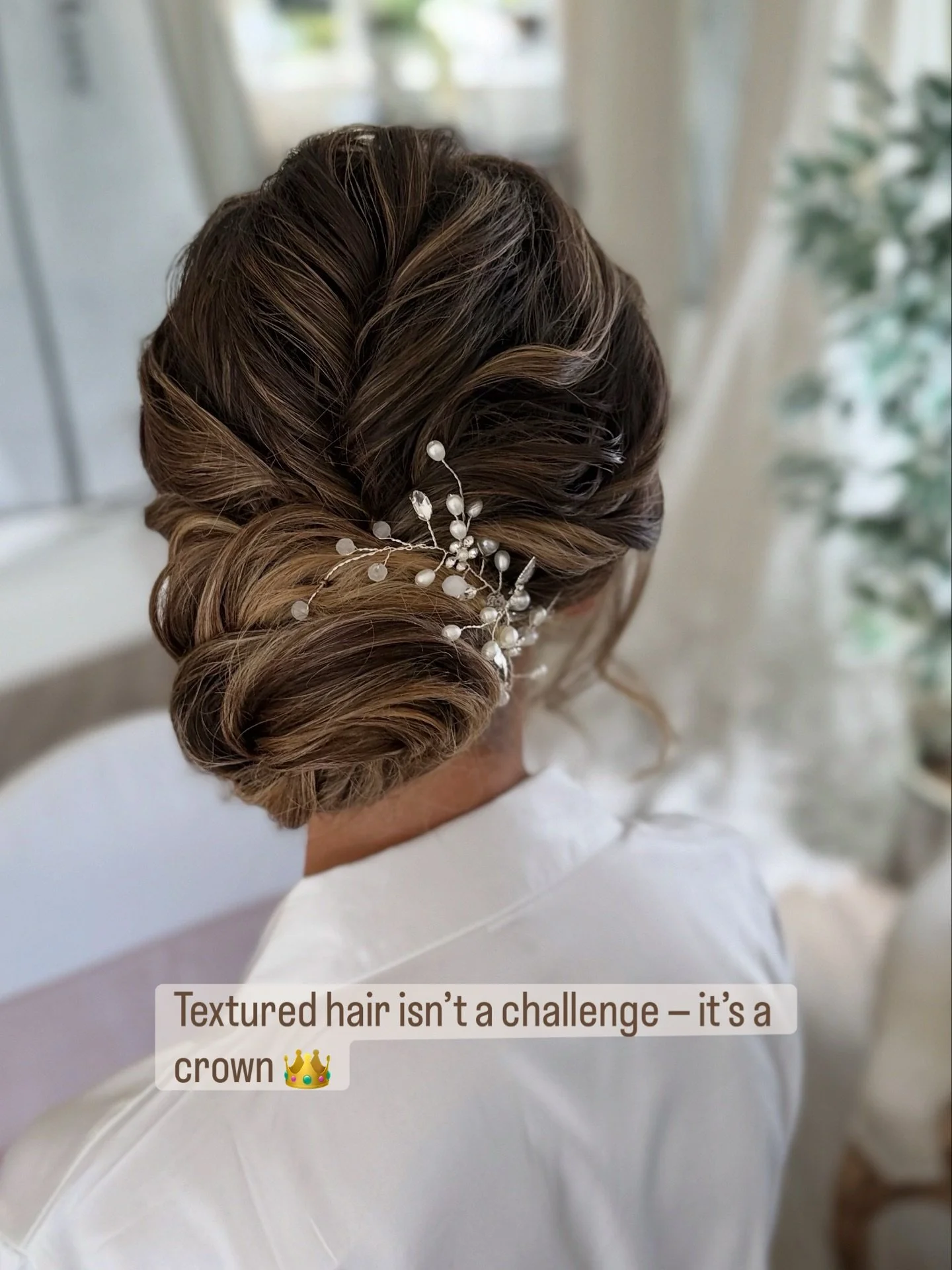 Curly hair is a gift 💝 full of movement, personality just like my brides. No two curls ever fall the same, and that&rsquo;s where the beauty lives🌸in the softness, the volume, the texture that tells its own story. Curly hair doesn&rsquo;t need to b