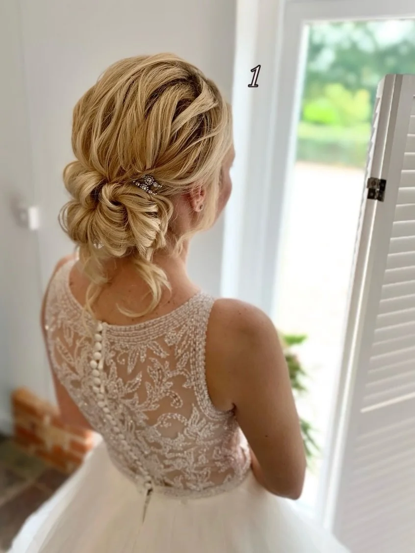 It&rsquo;s been a mixed bag this week in the studio, I think the half up is still outweighing any other hairstyle. SO !  I thought I&rsquo;d give you a little more inspo for you to save 😁💖 I truly want you to be in love with the hairstyle we create