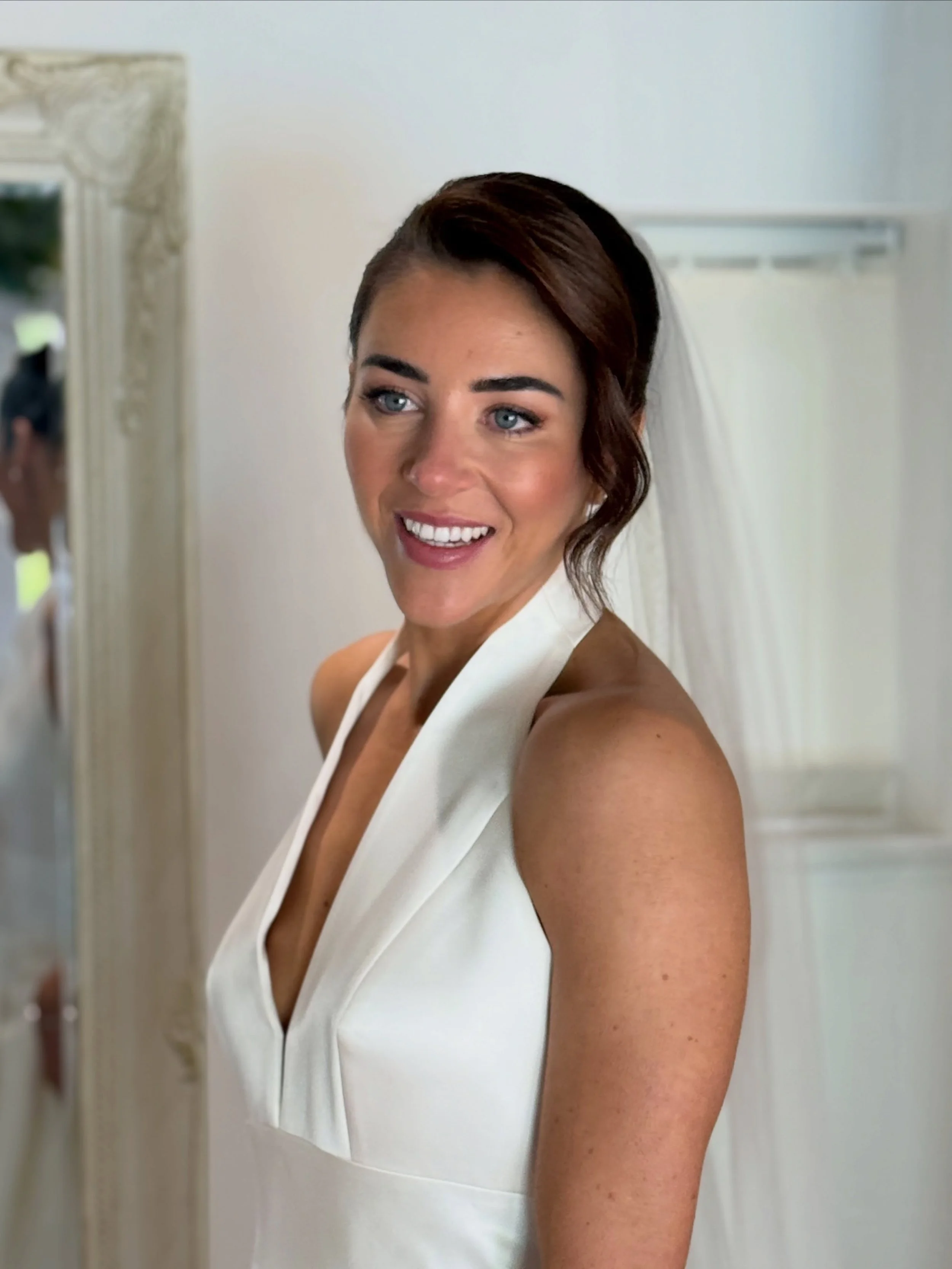 Natalie 💍🎩 beauty &amp; elegance 

It was such a fab morning styling Natalie and her bridal party at the gorgeous @high_house_weddings 
One bride
Five bridesmaids
One mother of the bride
Two hairstylist
To Makeup Artist artists @justinewarwickmakeu