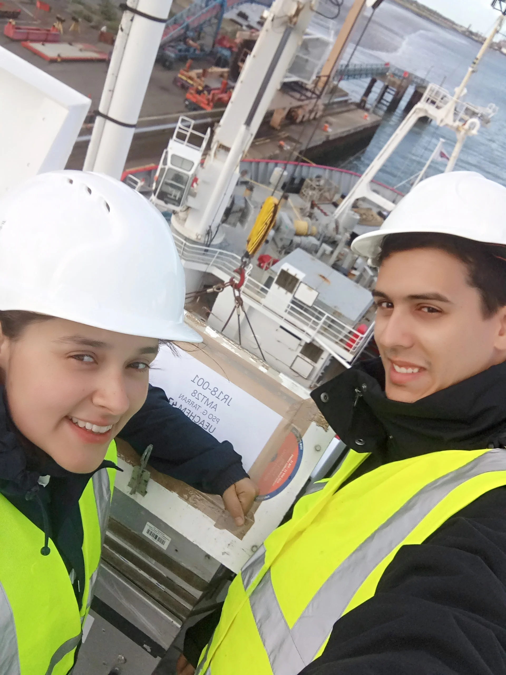 Andreia and Afonso getting all set for the departure!
