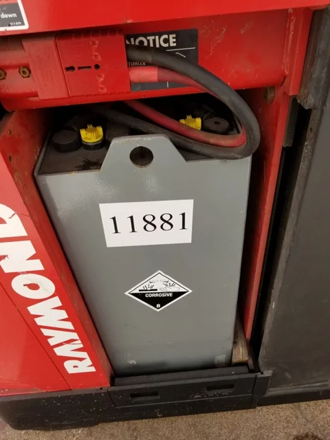 Raymond 520-OPC30TT Battery Side B.jpg