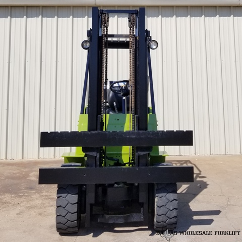 Clark GPX30 Mast.jpg