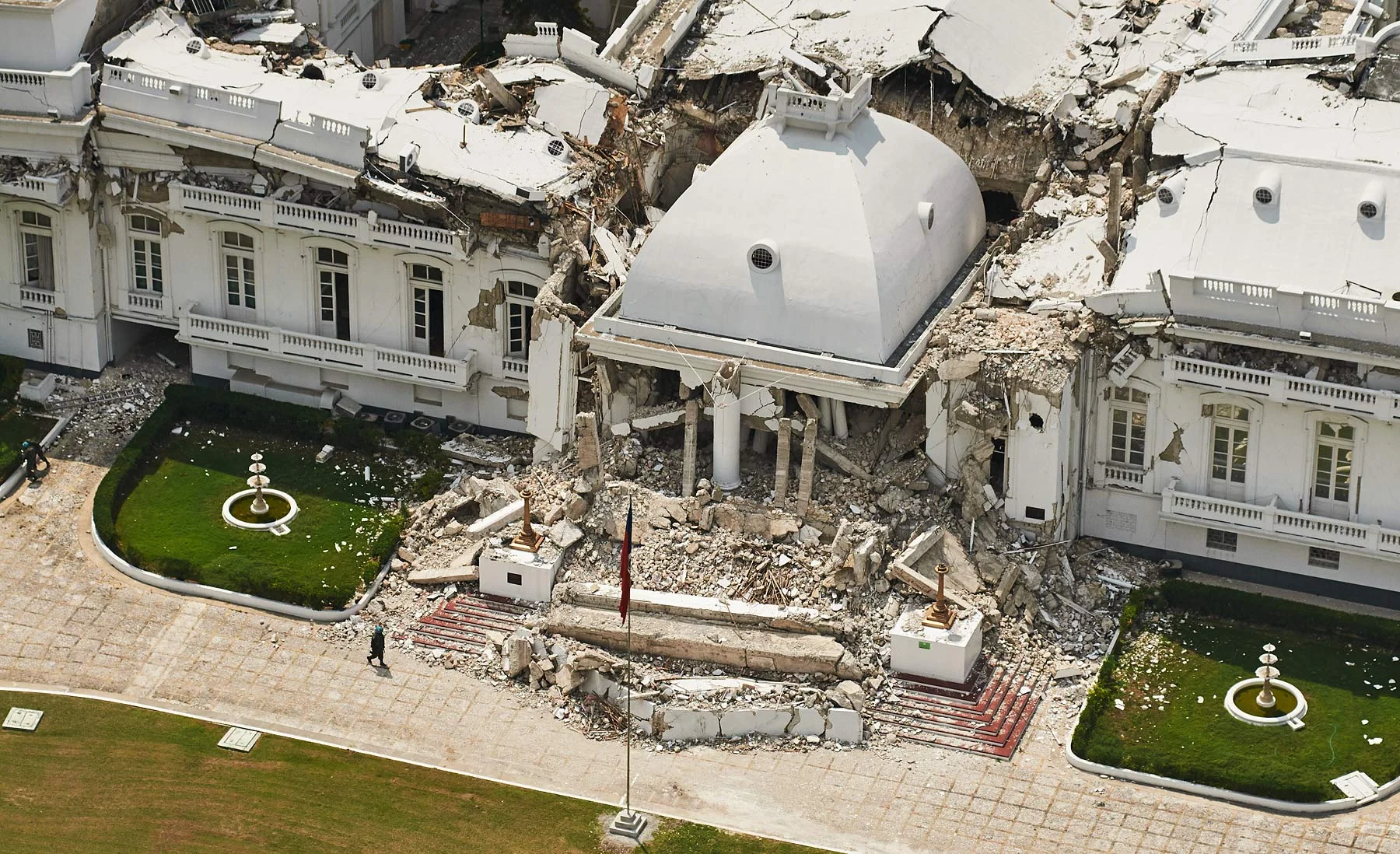 Cameron_Davidson_aiti_earthquake_15.jpg