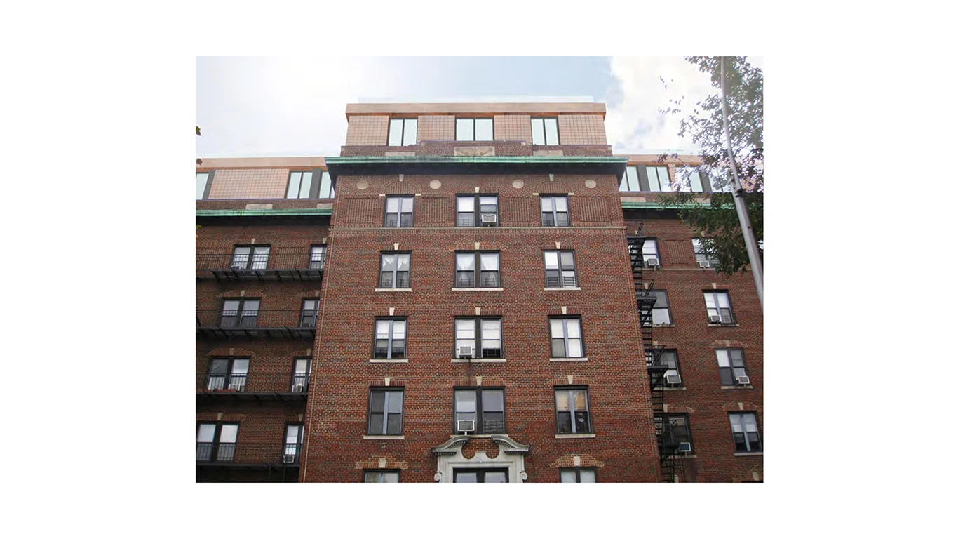 Front view of the exterior brick walls of 31 Ocean Parkway, a residential building in Brooklyn with MEP designed by 2L Engineering.