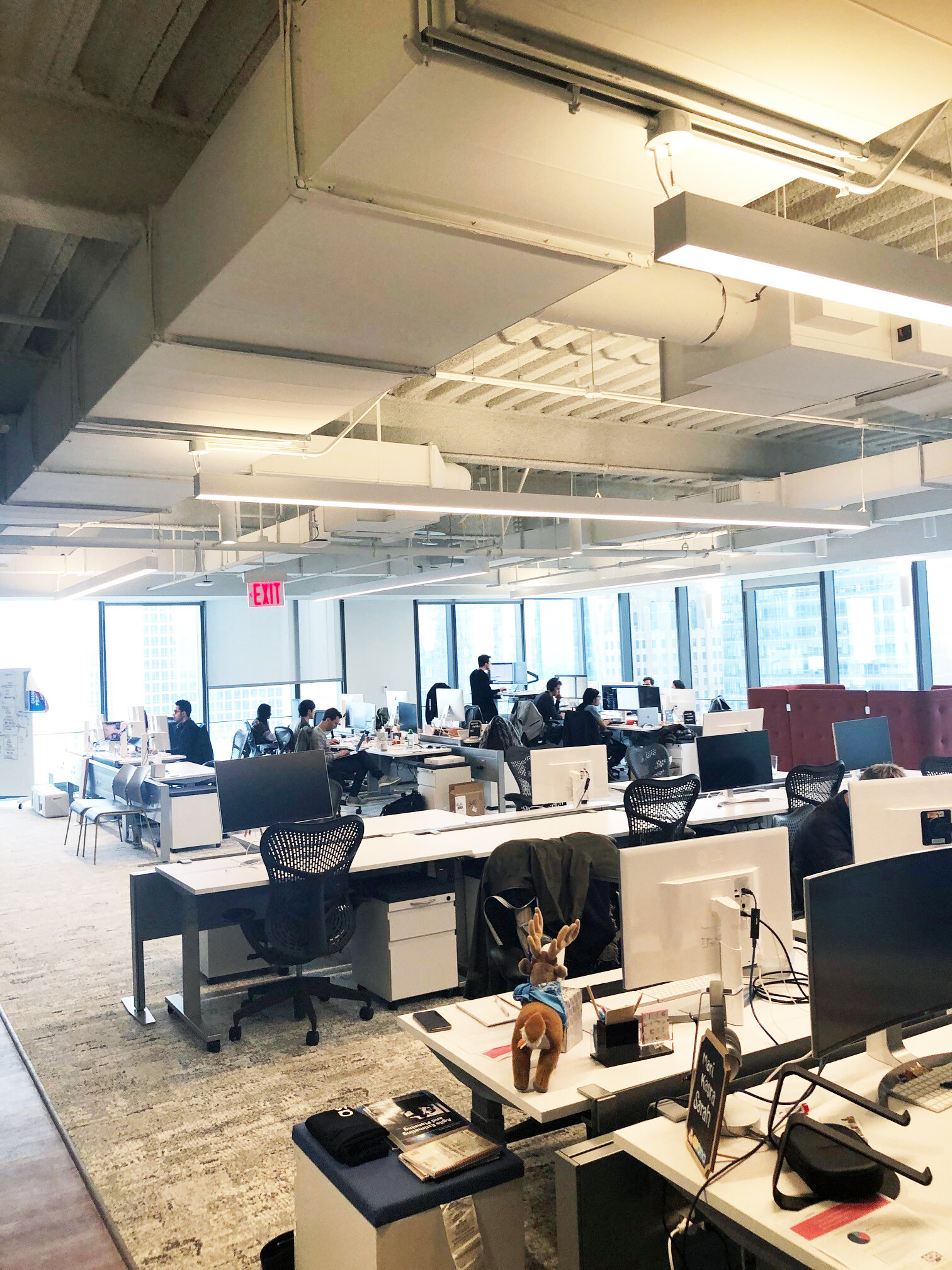 Interior view of the 3 WTC Asana office with MEP-FP engineering services provided by 2L Engineering.