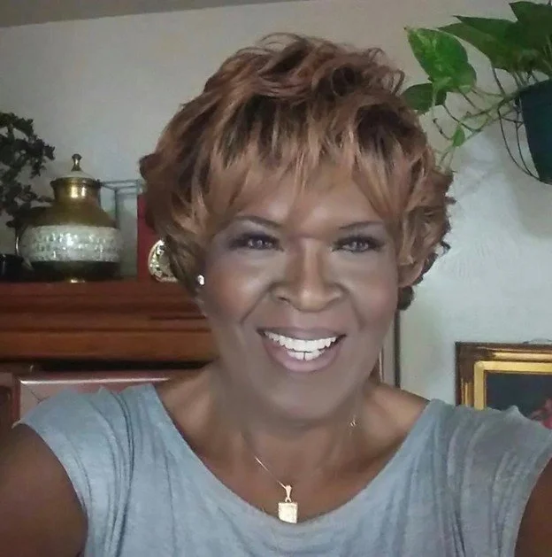 Head shot of Sharyn Grayson