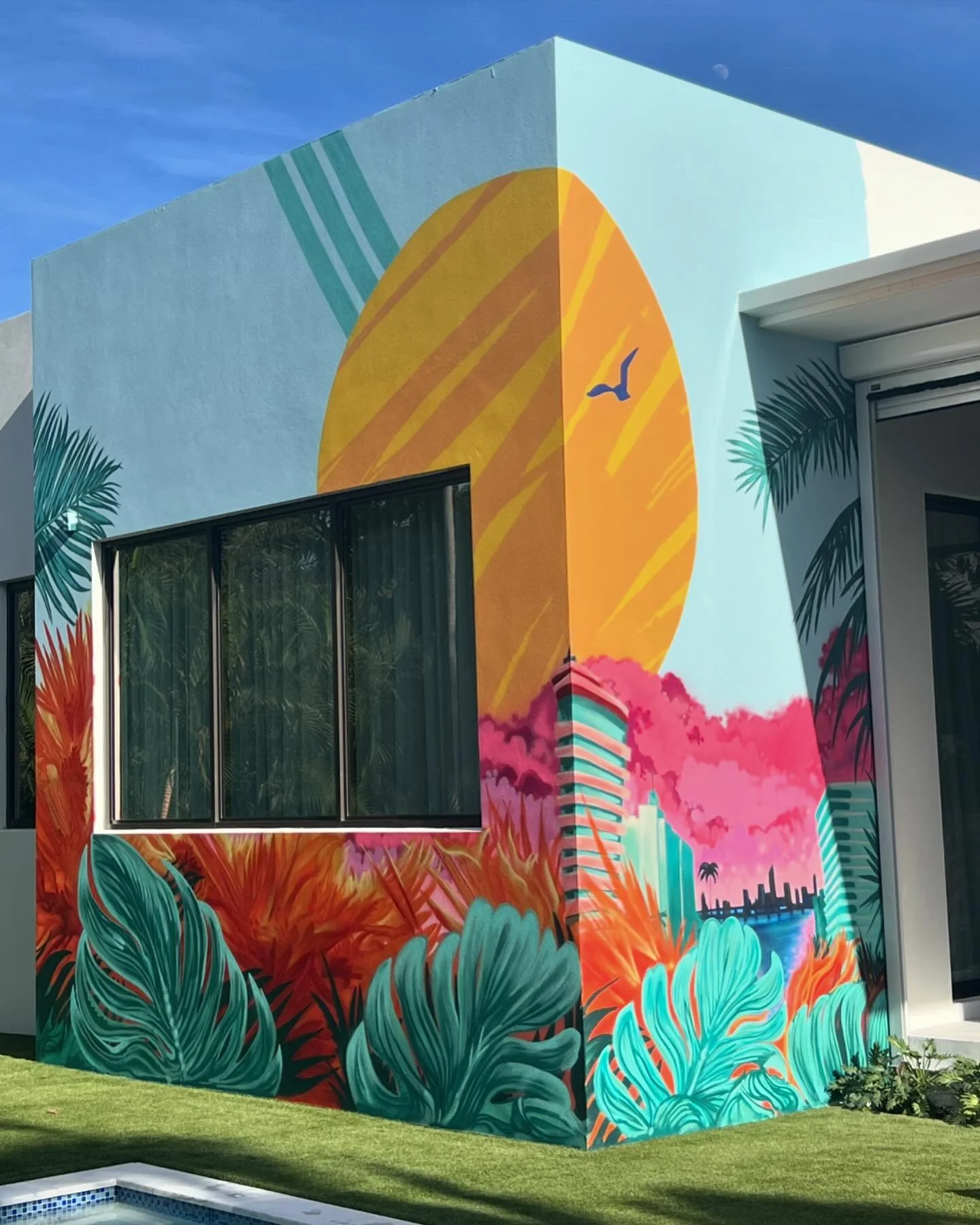 &ldquo;Endless Summer&rdquo; ☀️
Private commission. 2024

#miamiartist #cubanartist #urbanart #residentialmurals #summer #miamibeach #graphicdesign #miamivice