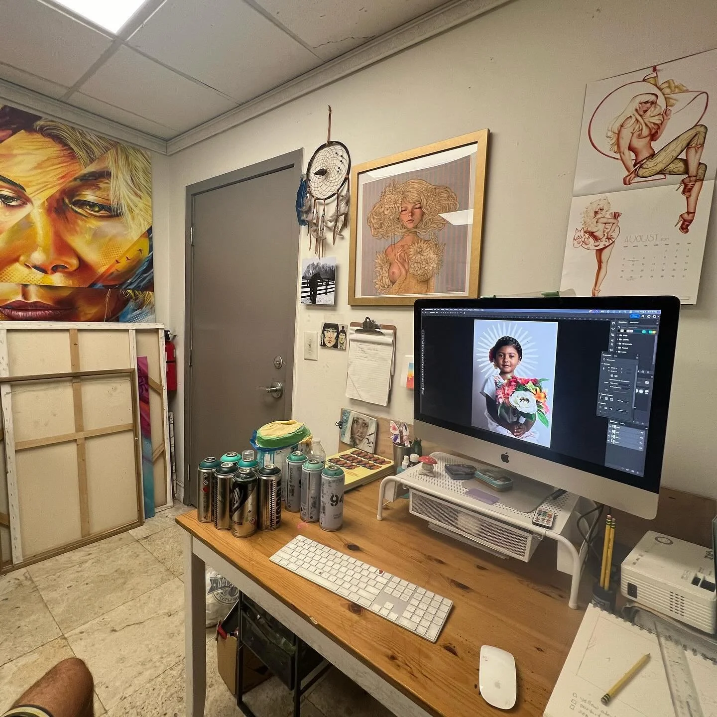 Finding the time in between to work on my own ideas and concepts. Summer is almost gone&hellip; time is of the essence&hellip; 🕕⏳

#studio #studiothoughts #time #work #youth #olderyears #inspiration