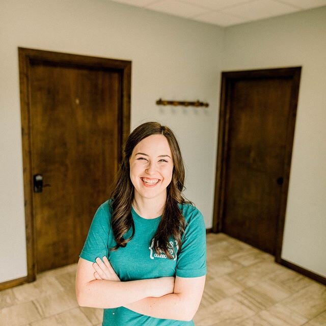 Say hi to Caitlyn!! Caitlyn is one of our Speech-Language Pathologist 👄 She loves to address speech and language goals through pretend play. Caitlyn is also one of our main feeding therapist and does a stellar job! Her favorite book is the Bernstein