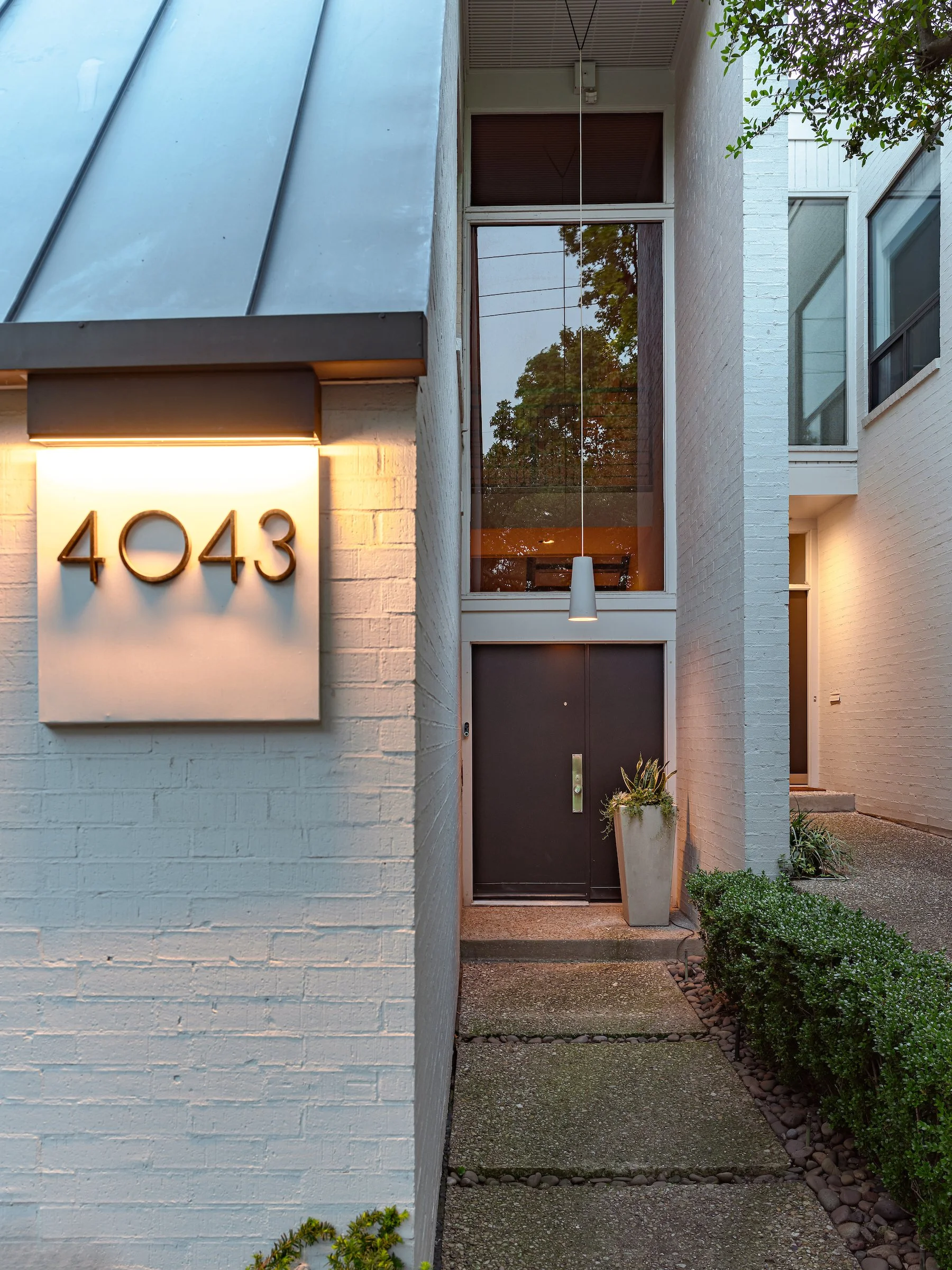4043_travis_st-dallas-tx-srgb-01.JPG