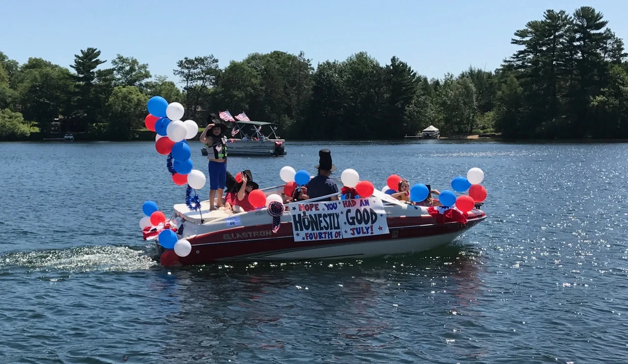 Mann-Gmach Speedboat.jpg