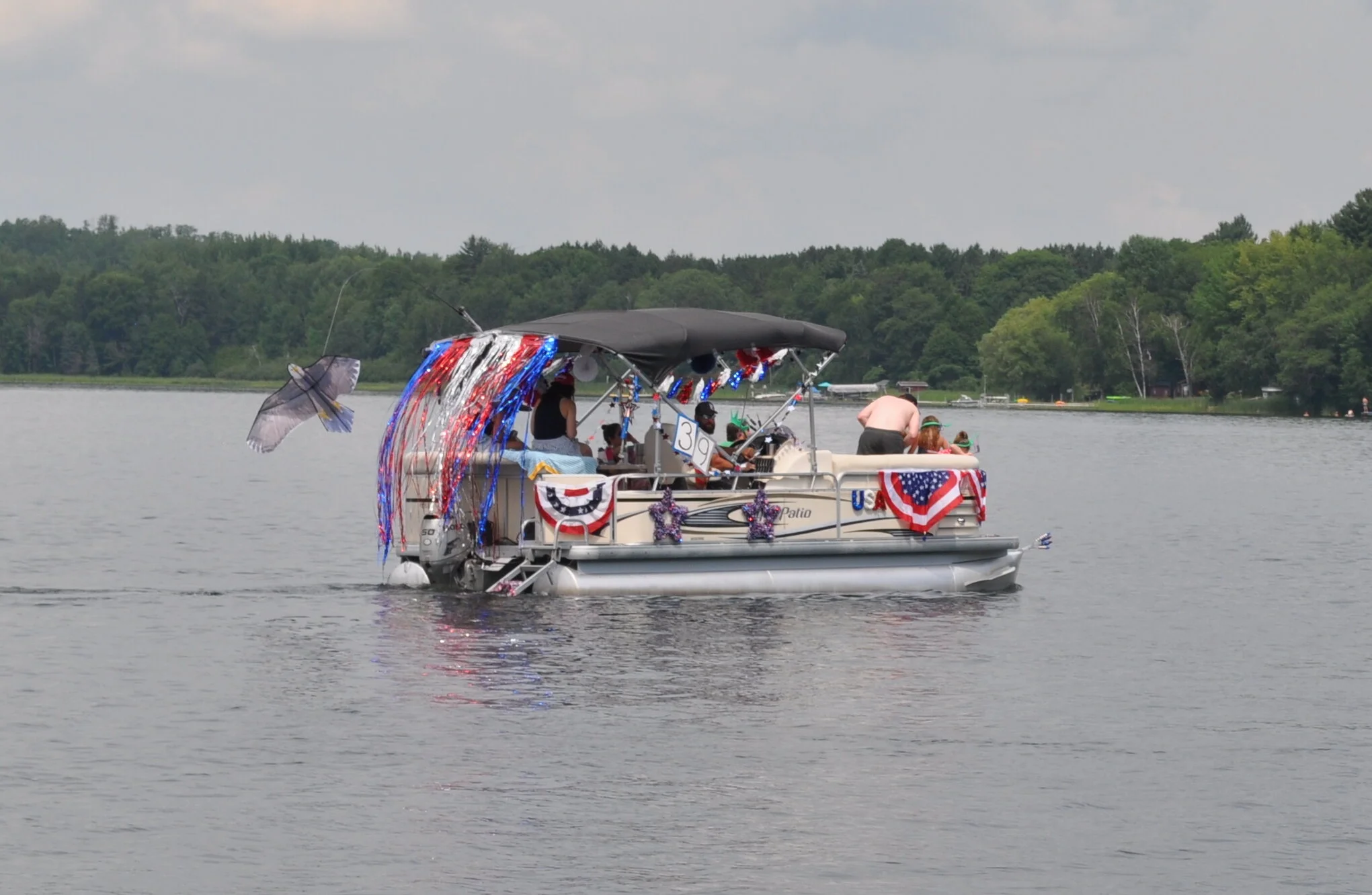 1 DSC_0567 Pontoon Winner Flying Eagle.JPG