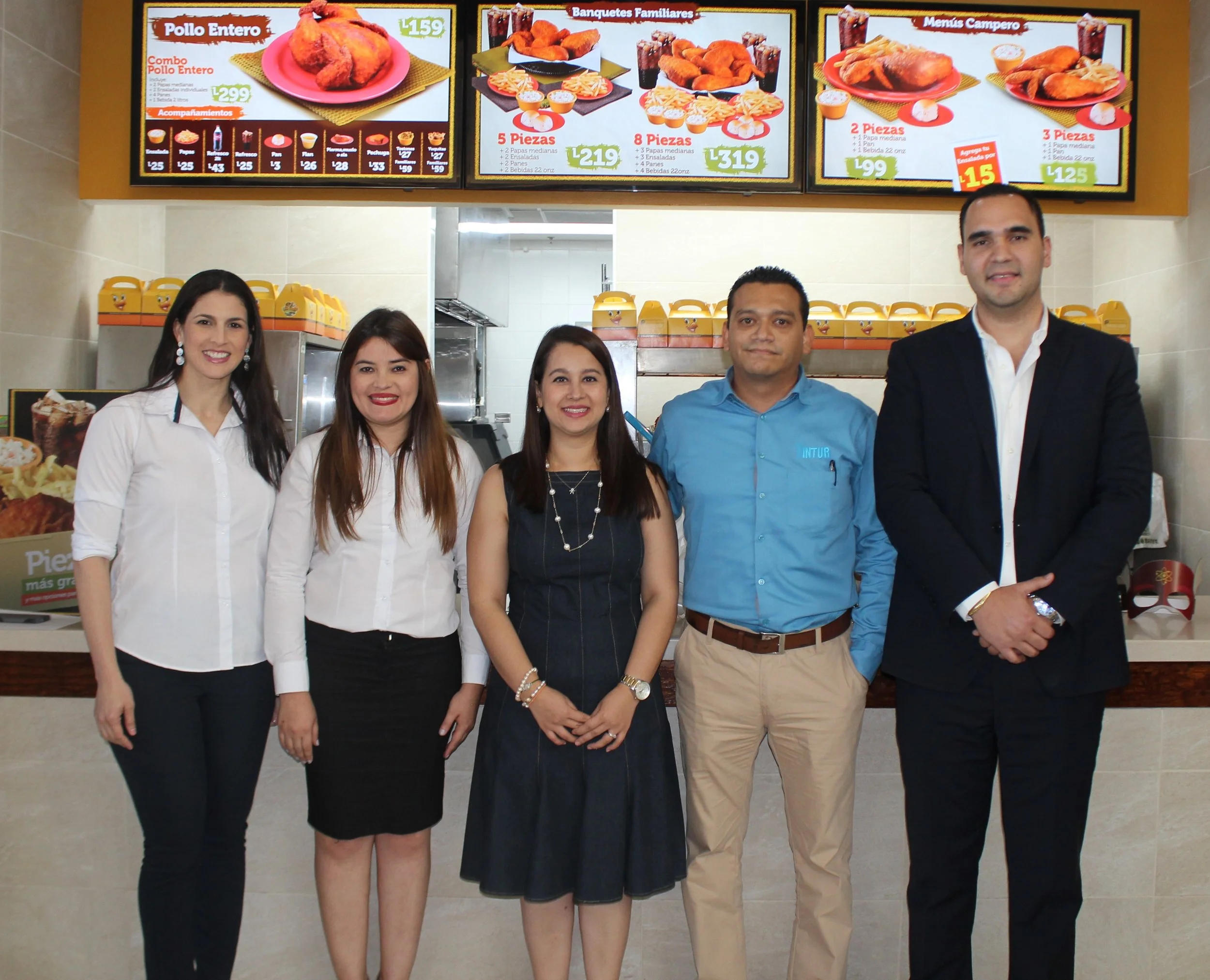 En Foodcourt de Metromall reapertura Pollo Campero con nueva imagen