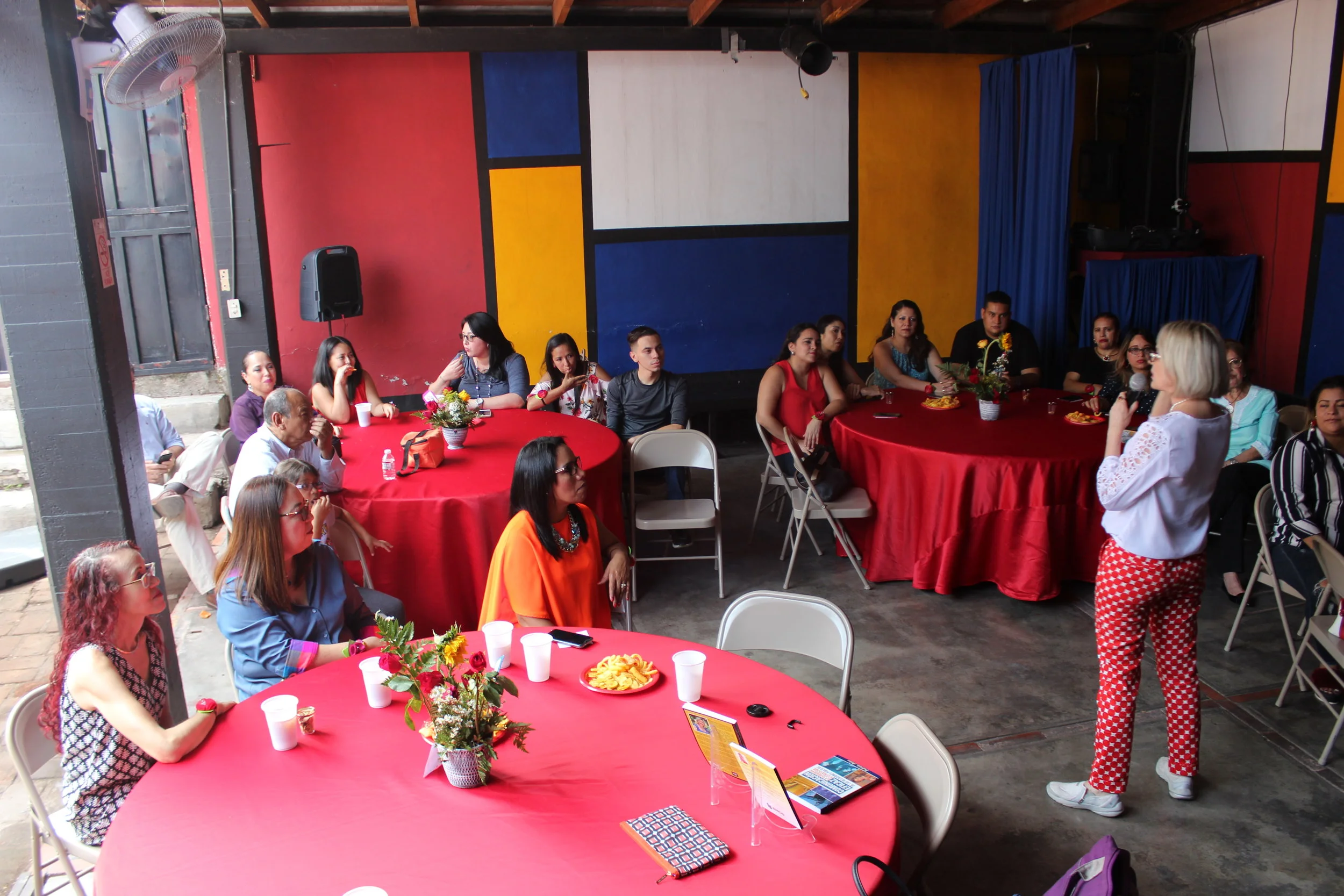 Conferencia "Decálogo de una Madre con Propósito" a Microfinanciera Prisma