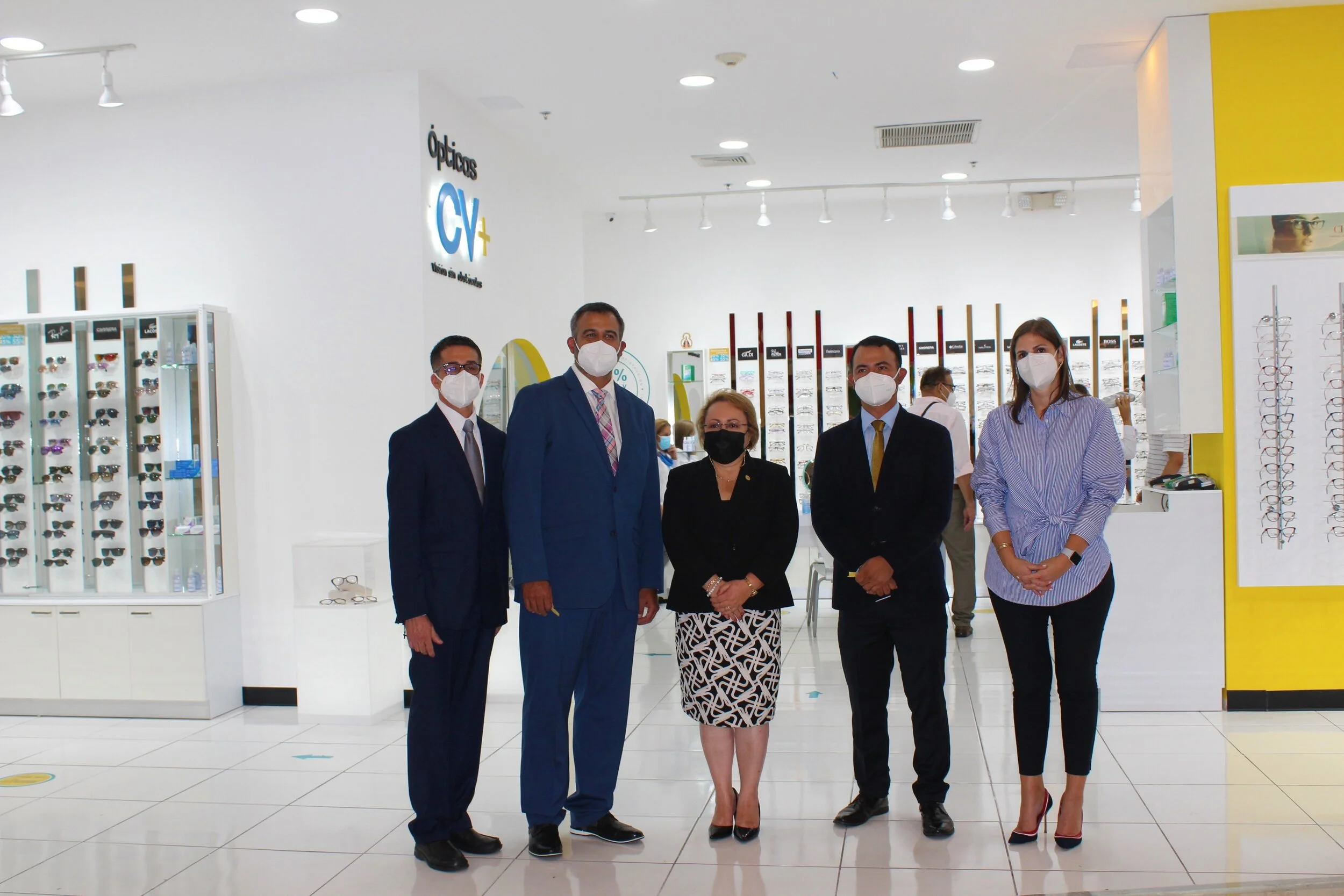 Con un concepto innovador y disruptivo Ópticas CV+ inaugura su primera sucursal