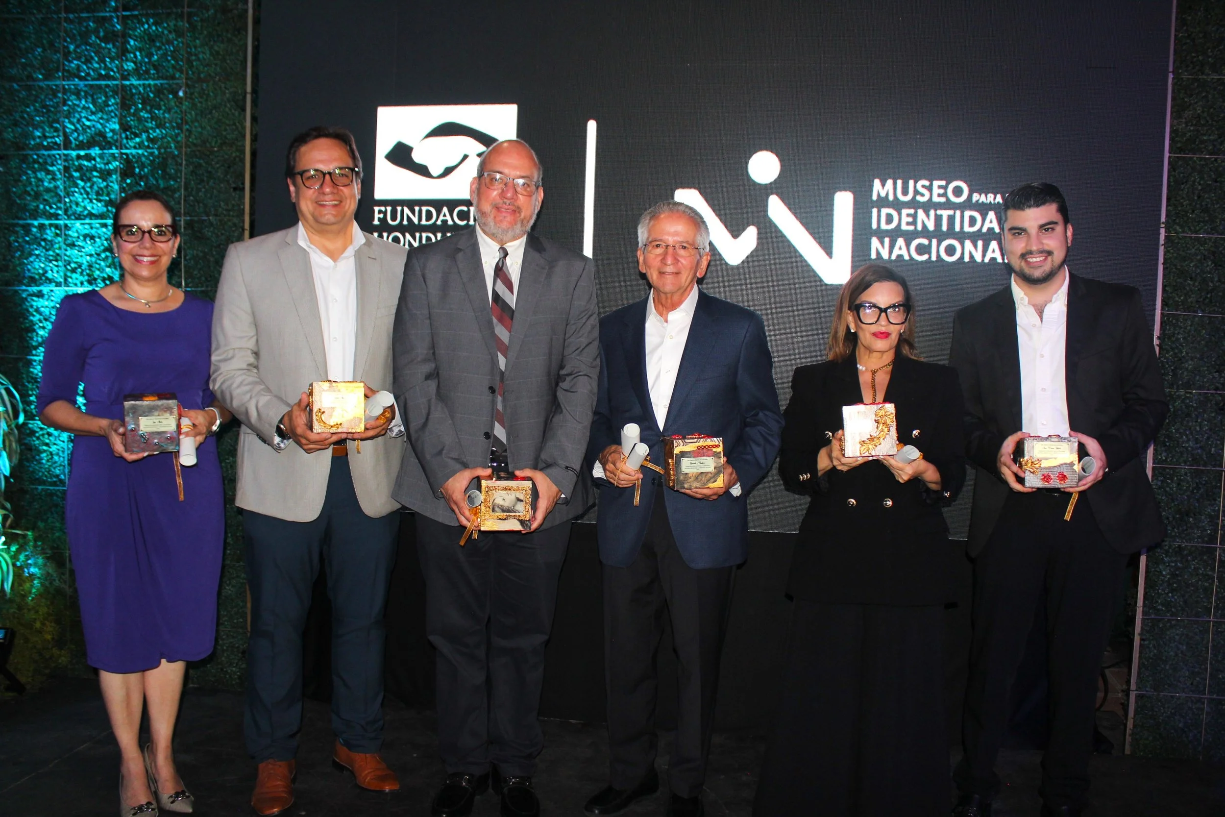 RECONOCIMIENTO AL SECTOR PRIVADO POR XVII AÑOS DE MECENAZGO CULTURAL  PARA EL MUSEO PARA LA IDENTIDAD NACIONAL